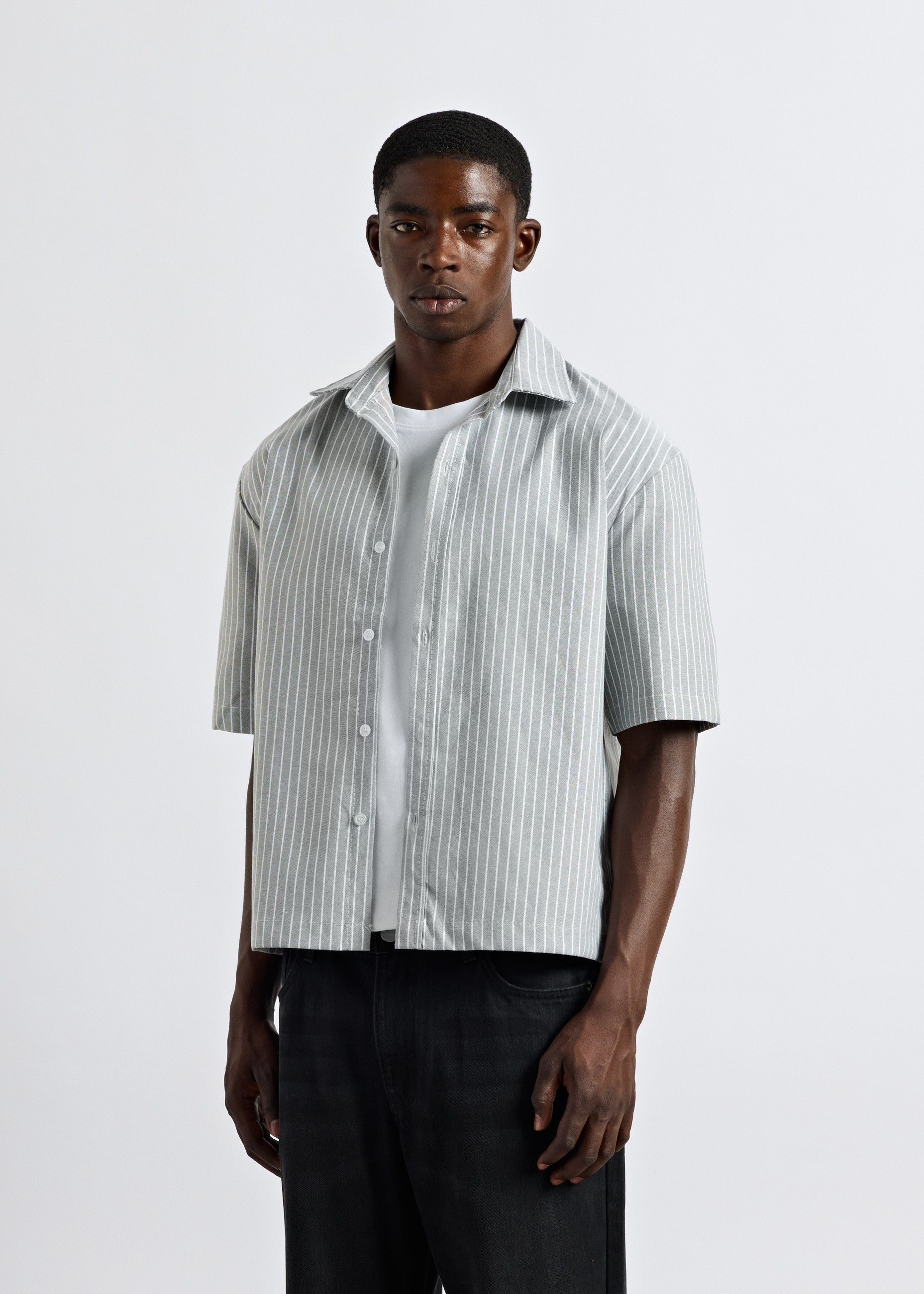 burocs-boxy-shortsleeve-shirt-hemd-gr-n-streifen image 3