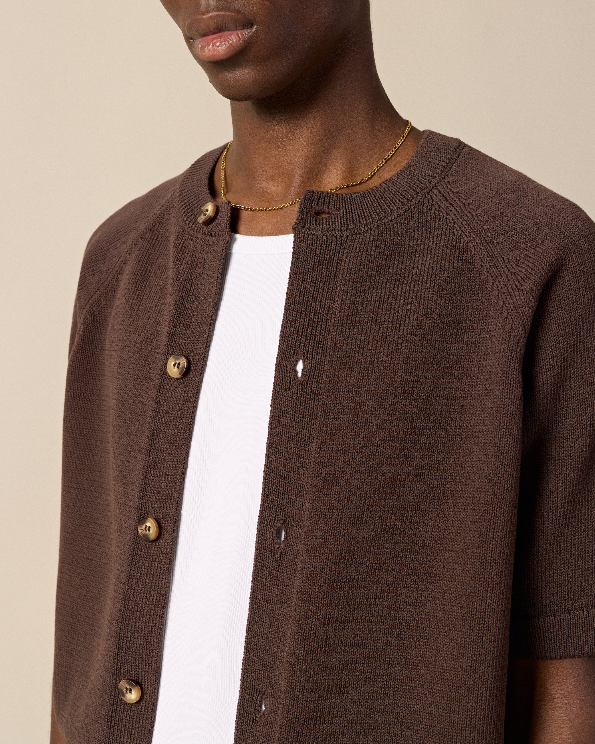 eightyfive-crewneck-cardigan-strickjacke-braun-baumwolle image 6
