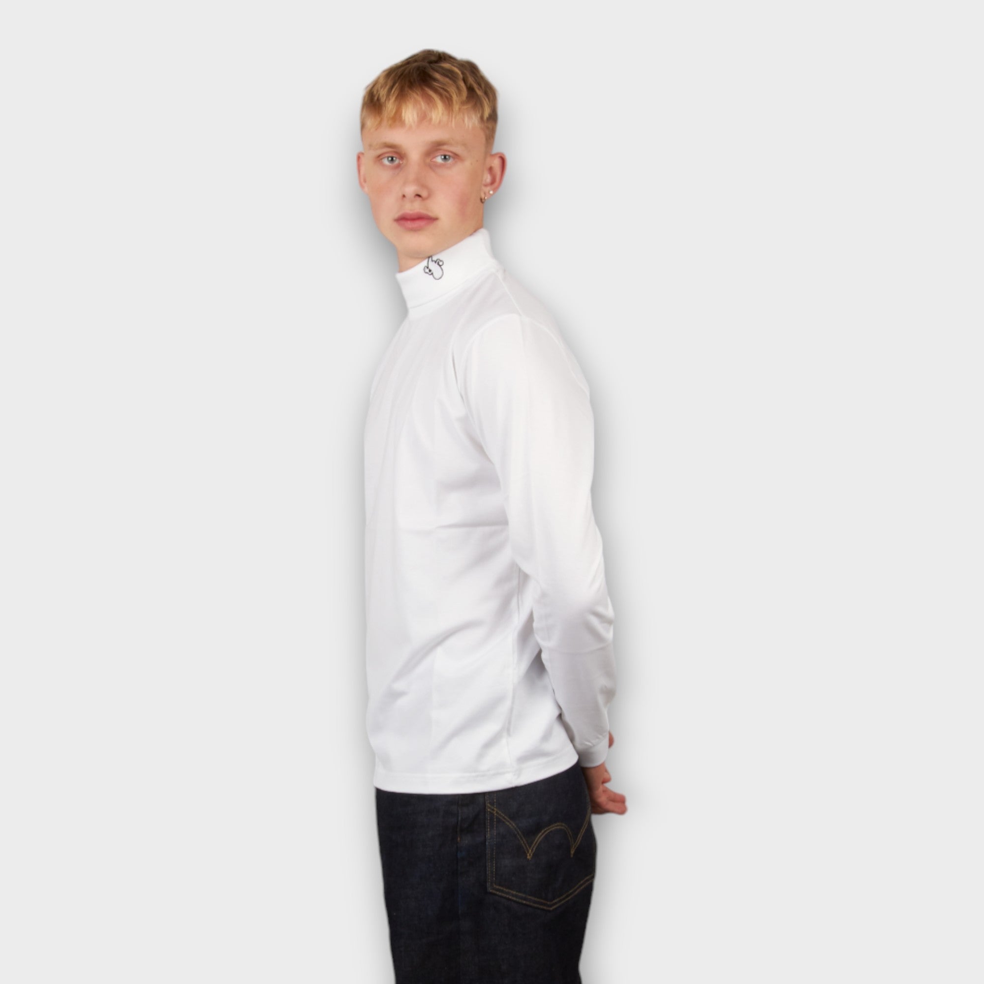 le-fix-patch-turtleneck-strickpullover-weiss-baumwolle-kaj-logo image 5