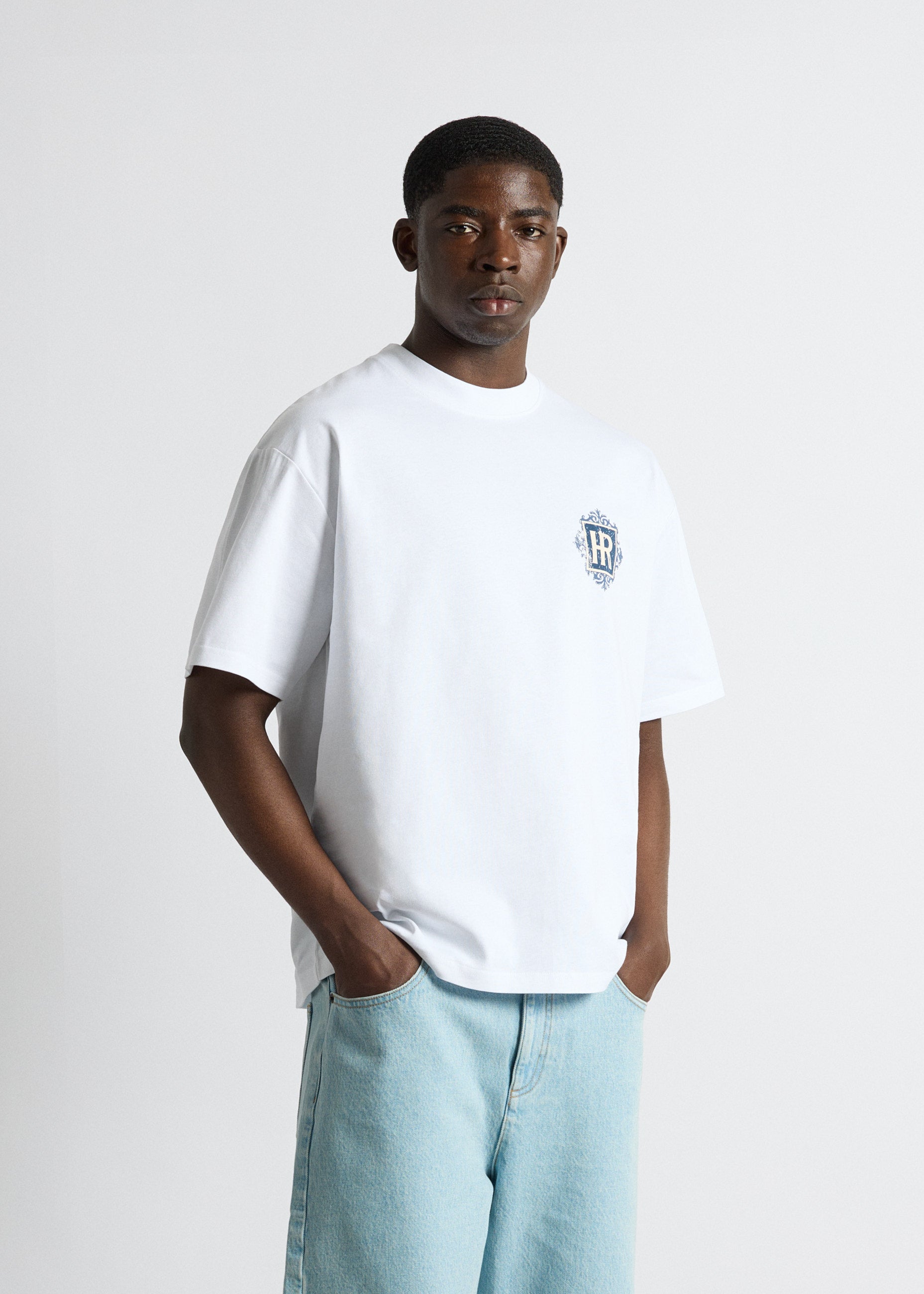 burocs-t-shirts-oversize-hotel-blue-emblem-white-240gsm image 4