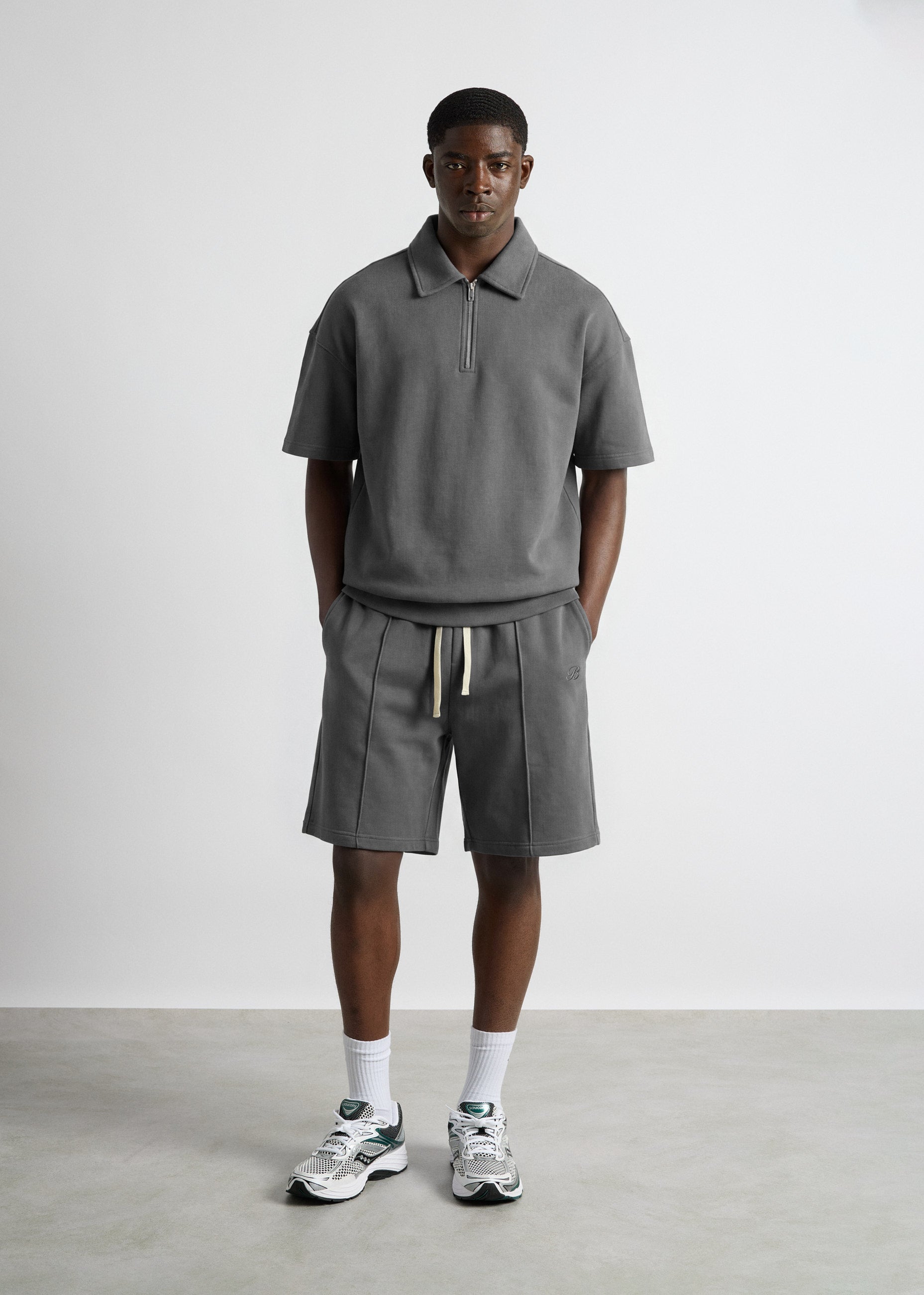 burocs-sweatshorts-with-seam-grau-baumwolle-relaxed image 5