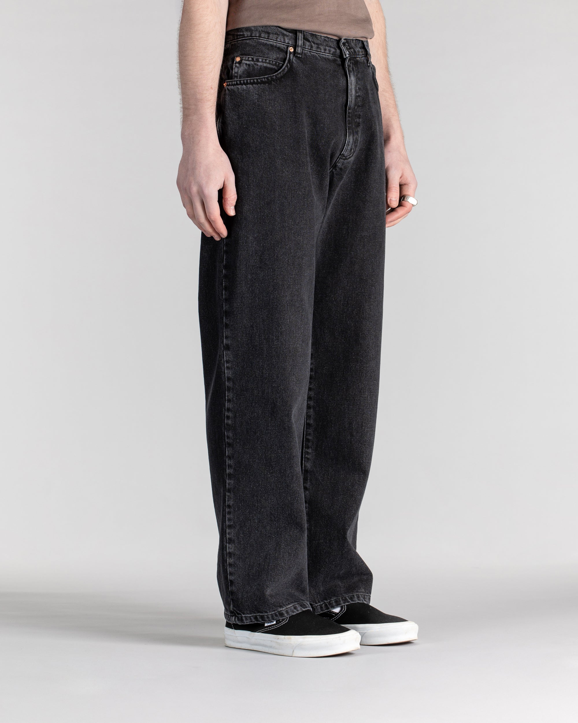 stan-ray-standard-5-jeans-washed-black-trim-fit-5-pocket image 8