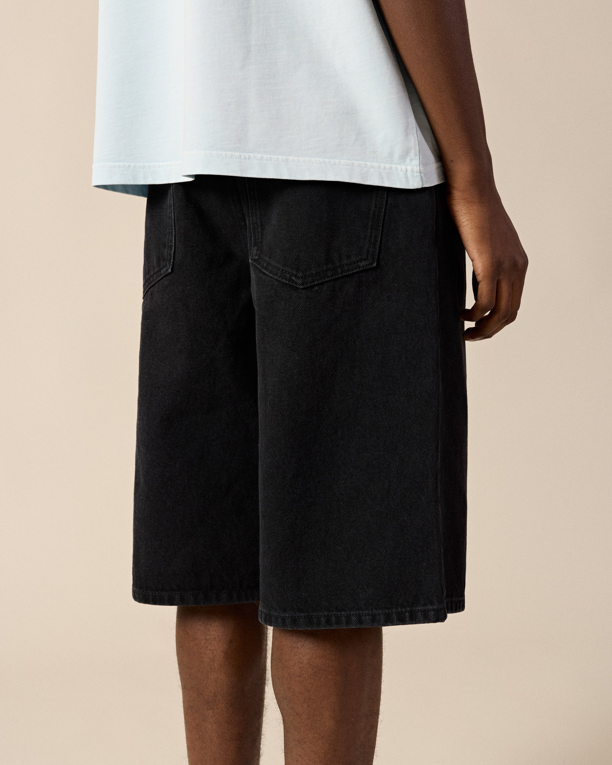 eightyfive-distressed-baggy-jorts-denim-shorts-black-washed image 7