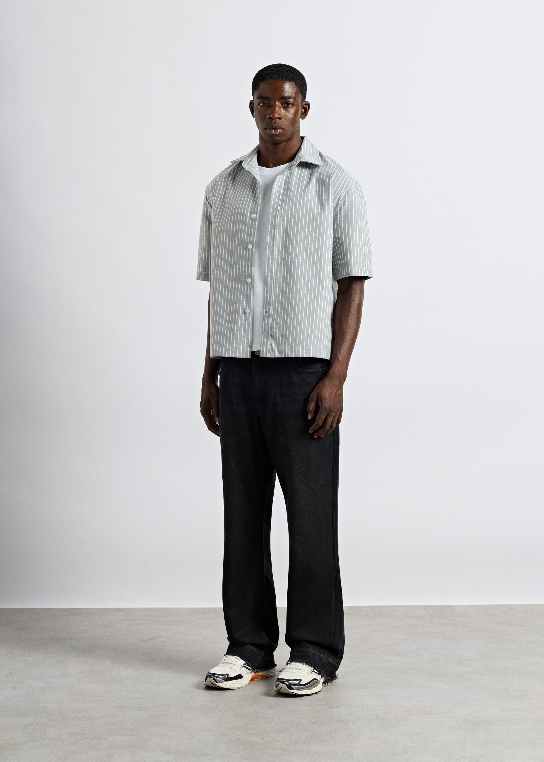 burocs-boxy-shortsleeve-shirt-hemd-gr-n-streifen image 4