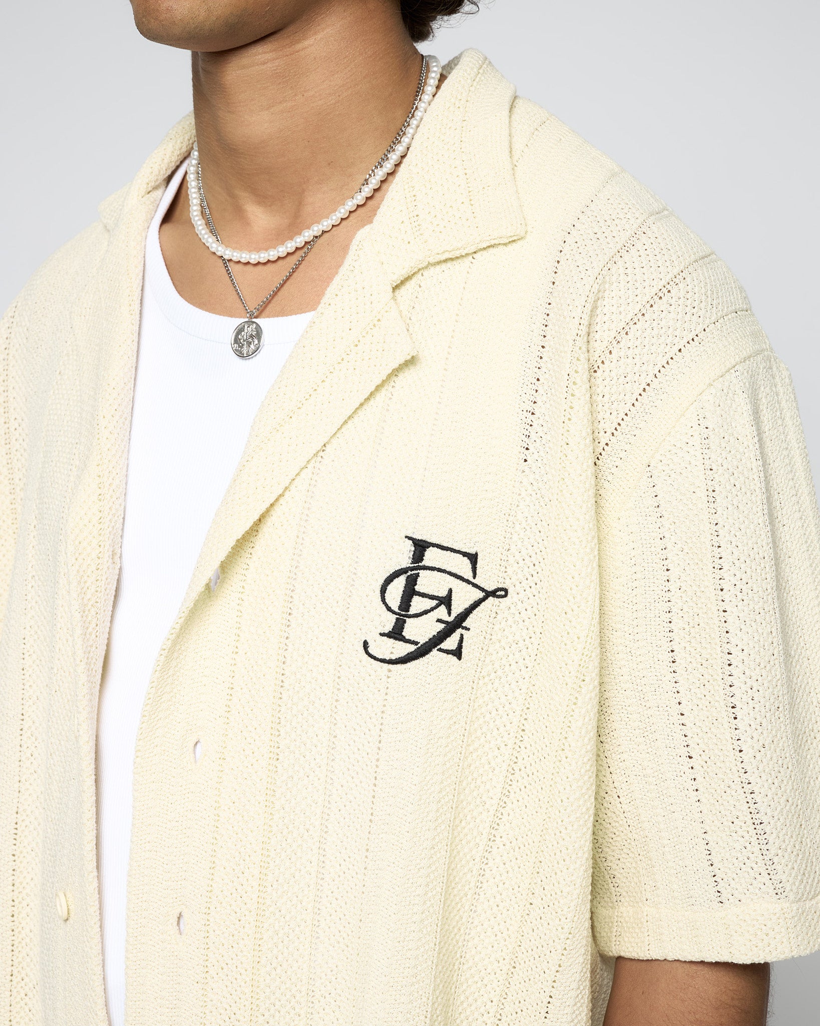 eightyfive-embroidered-knit-shirt-strickshirt-off-white-stickerei image 6