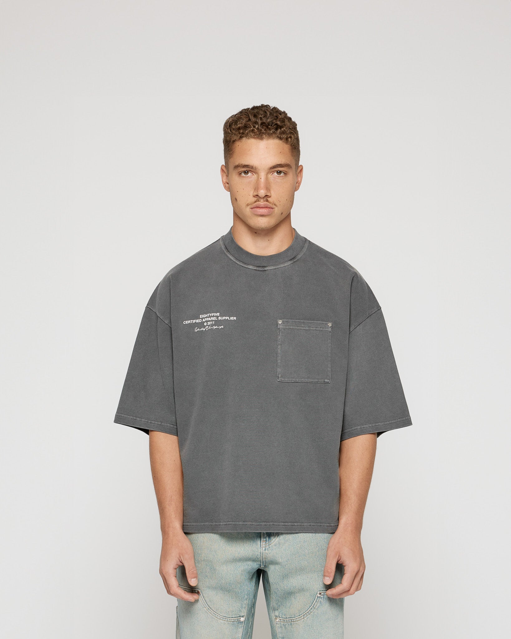 eightyfive-tops-united-cropped-t-shirt-t-shirt-stone-grey image 2