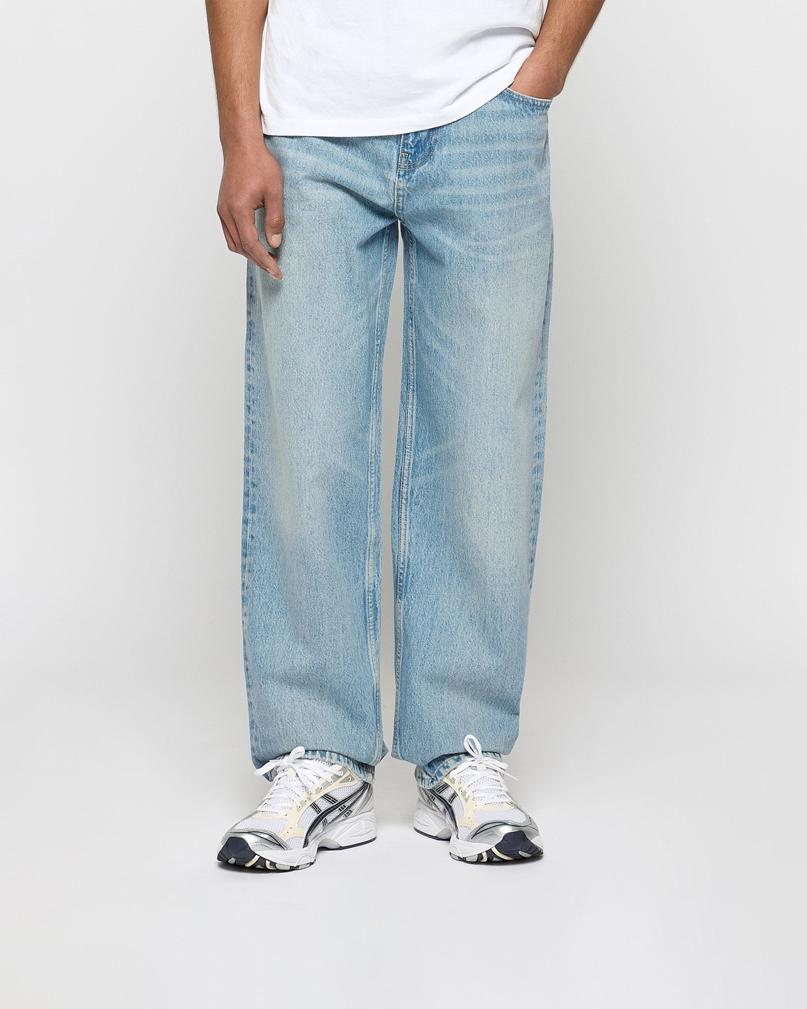 eightyfive-bottoms-baggy-denim-jeans-light-wash-blue image 2