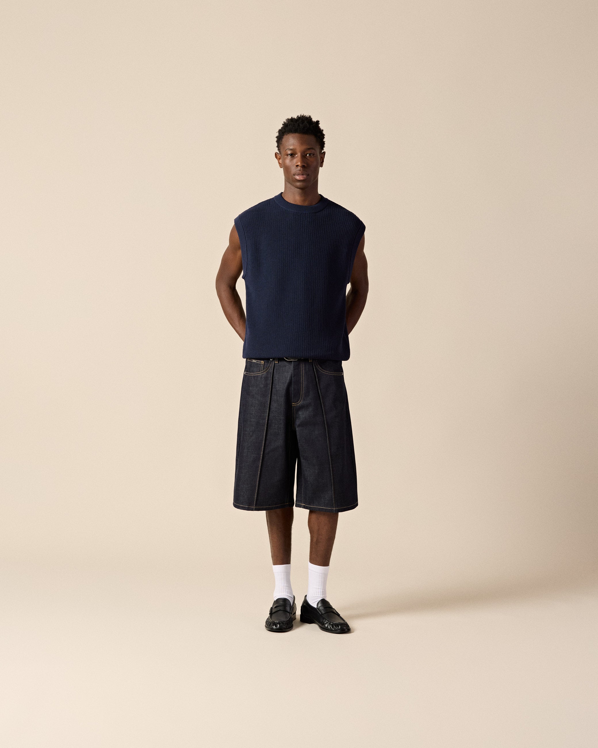 eightyfive-knit-tanktop-navy-oversized-fit image 4