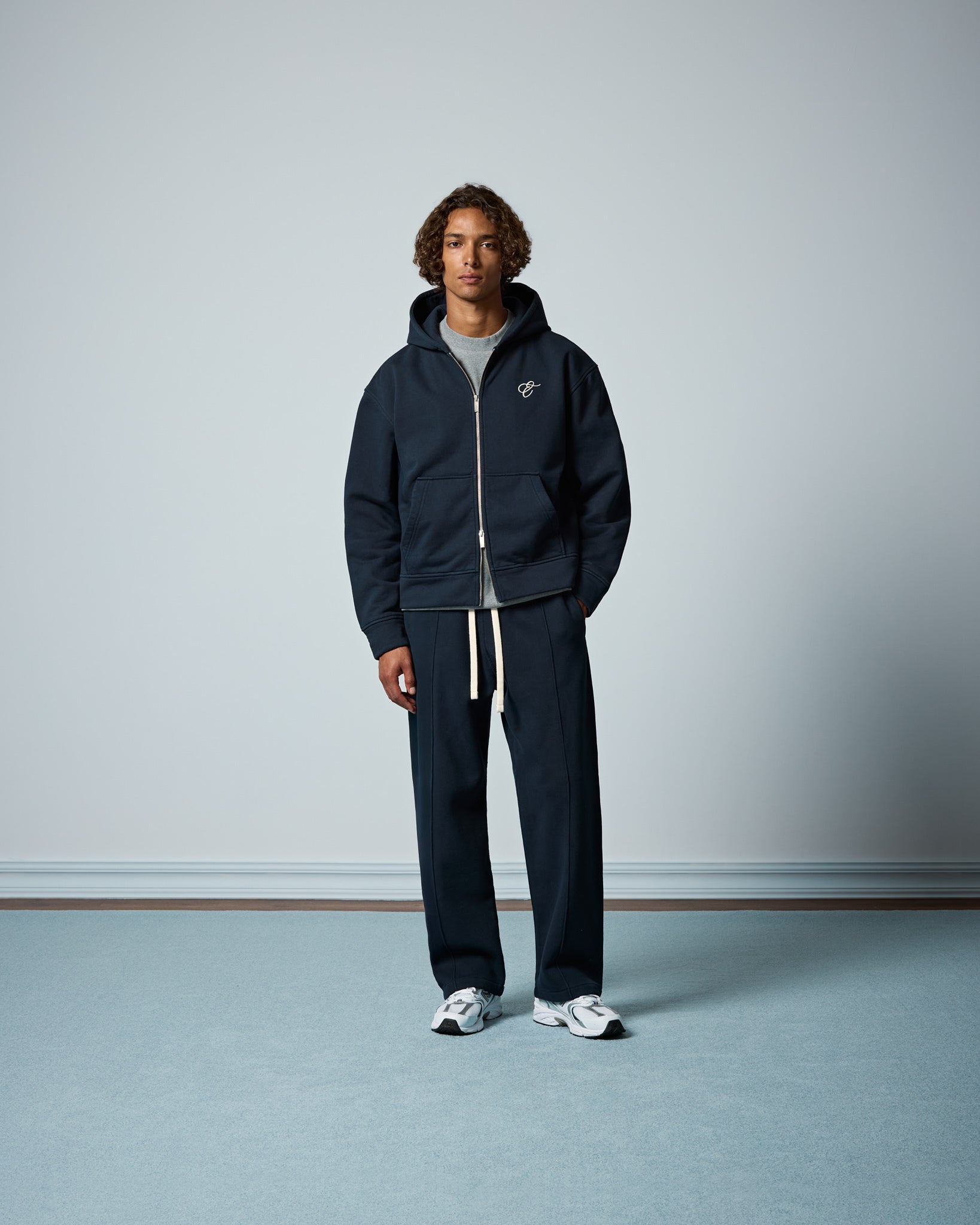 eightyfive-tops-embroidered-zip-hoodie-herren-navy image 4