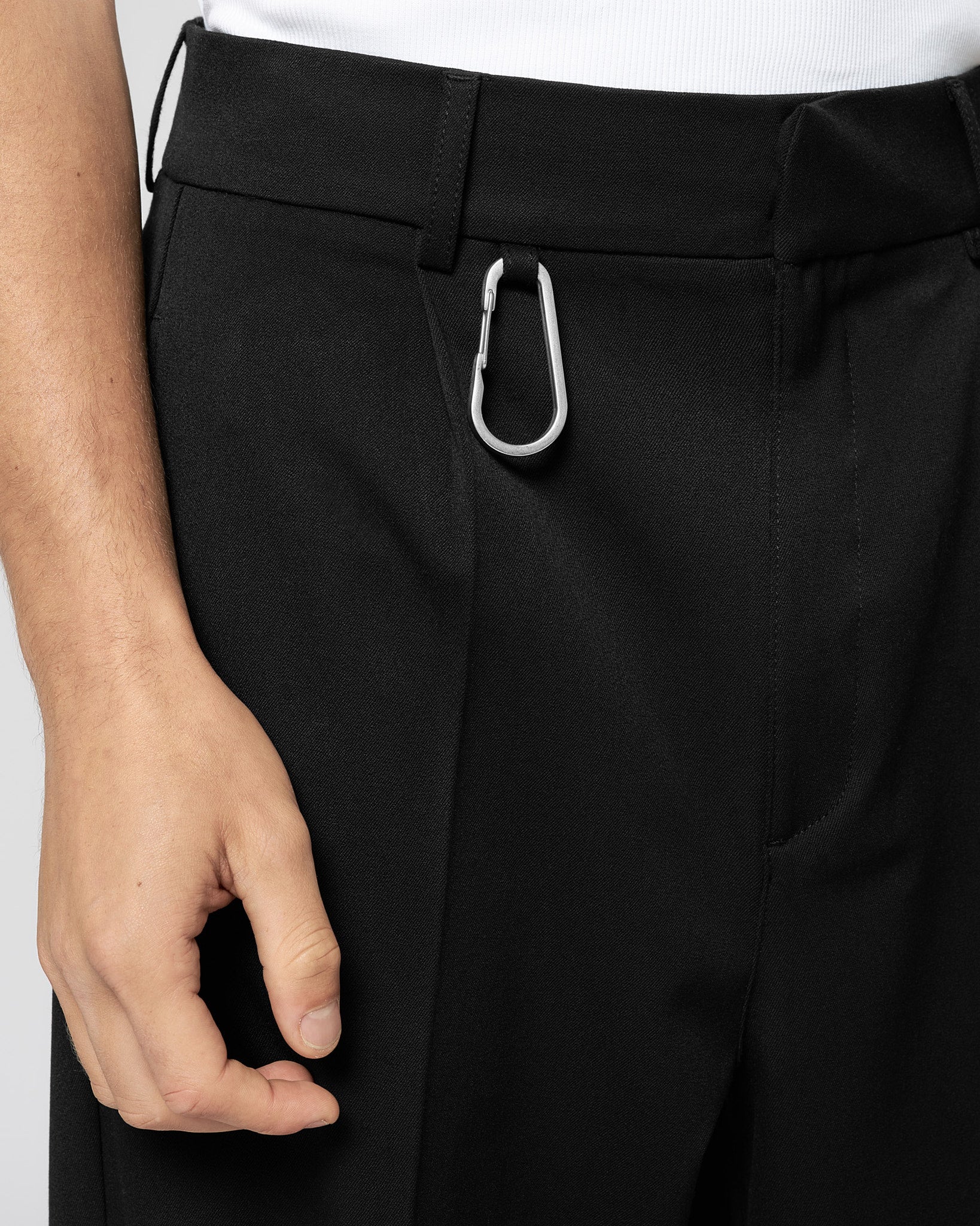 eightyfive-pleated-baggy-tailored-pants-herren-schwarz-b-gelfalte image 6