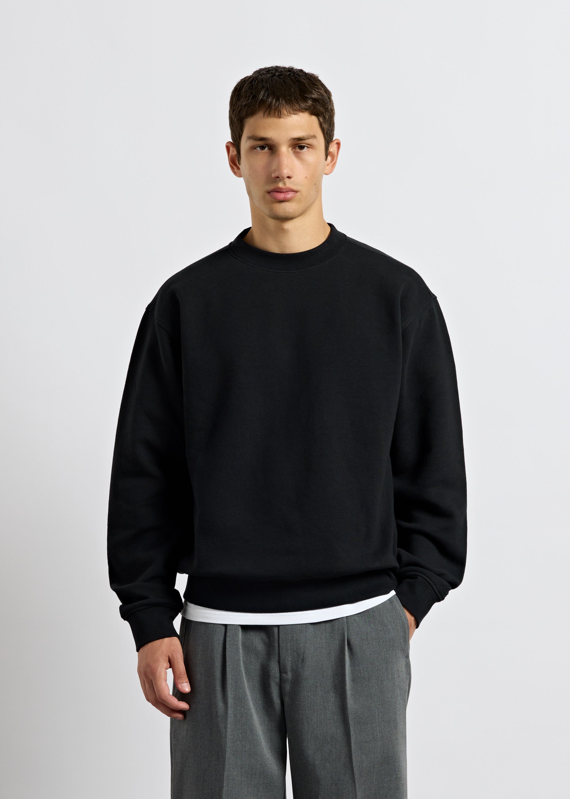 burocs-basic-crewneck-sweater-black-rundhals image 8