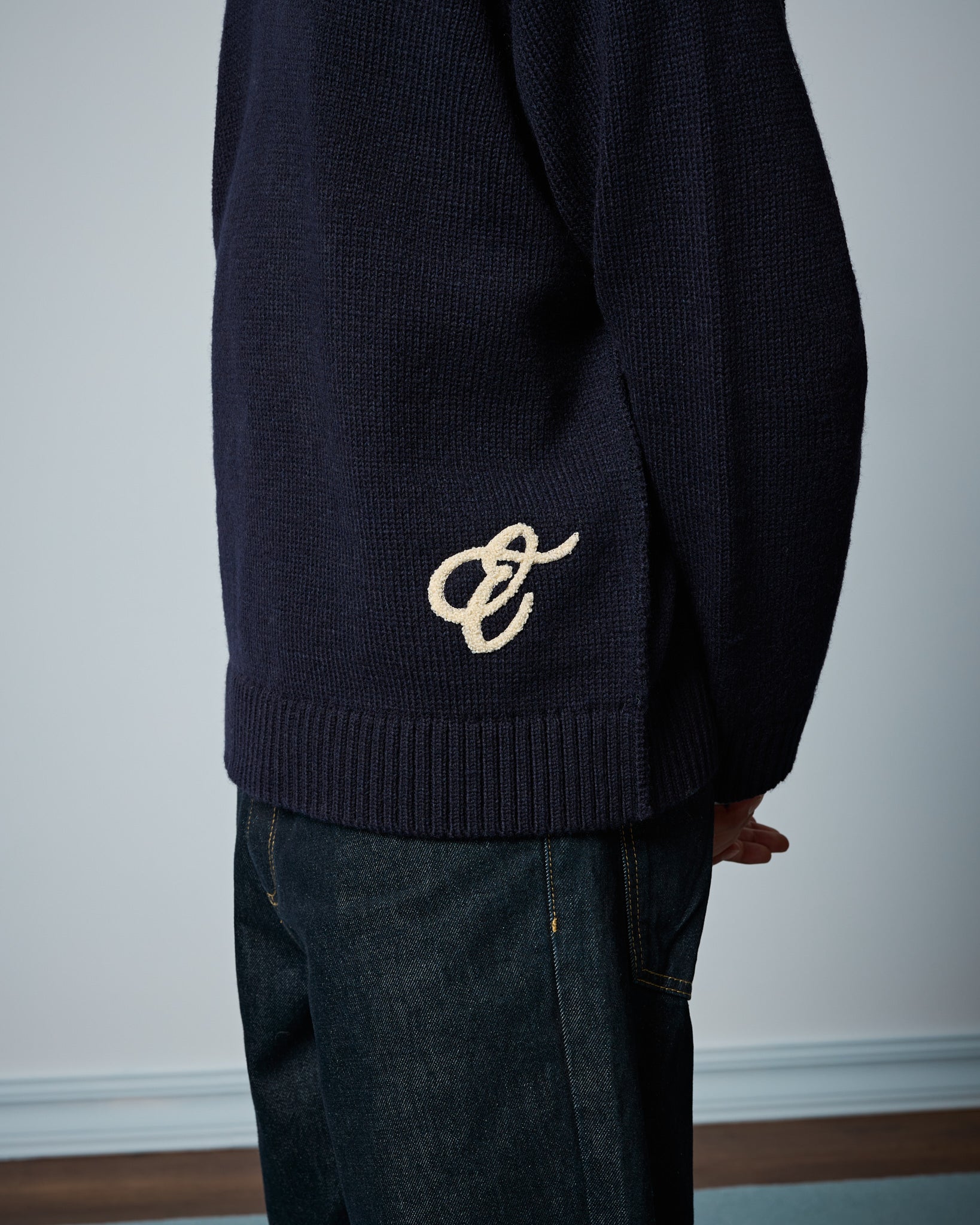eightyfive-wool-blend-v-neck-pullover-navy-wolle image 7