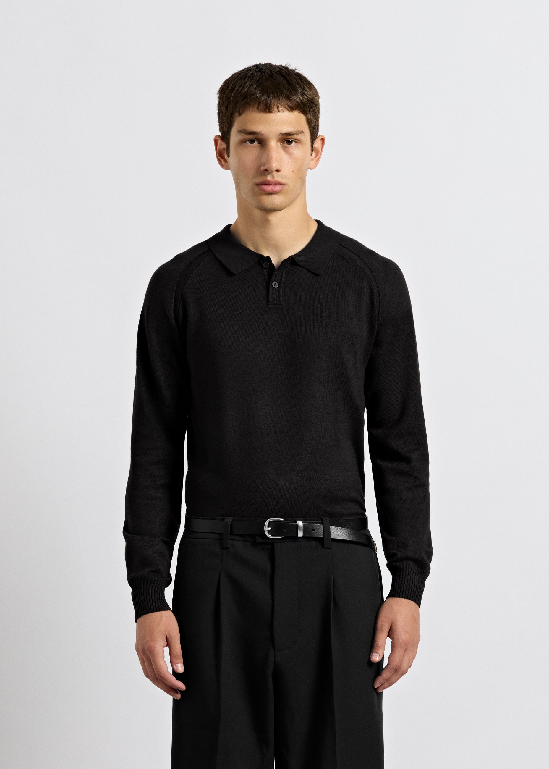 burocs-knitwear-fine-knit-polo-sweater-schwarz-feinstrick image 3