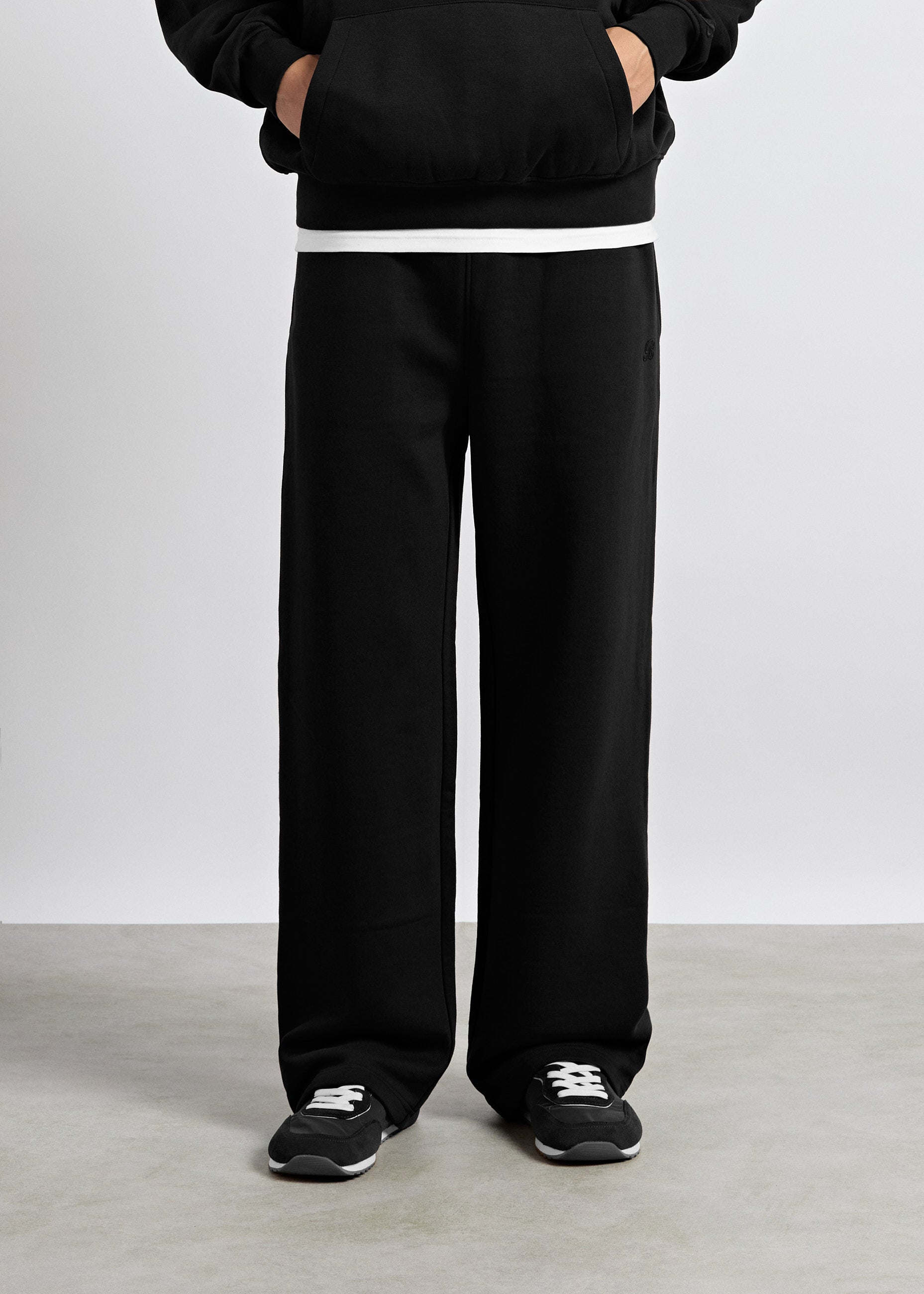 burocs-sweatpants-wide-leg-jogginghose-schwarz-baumwolle image 6