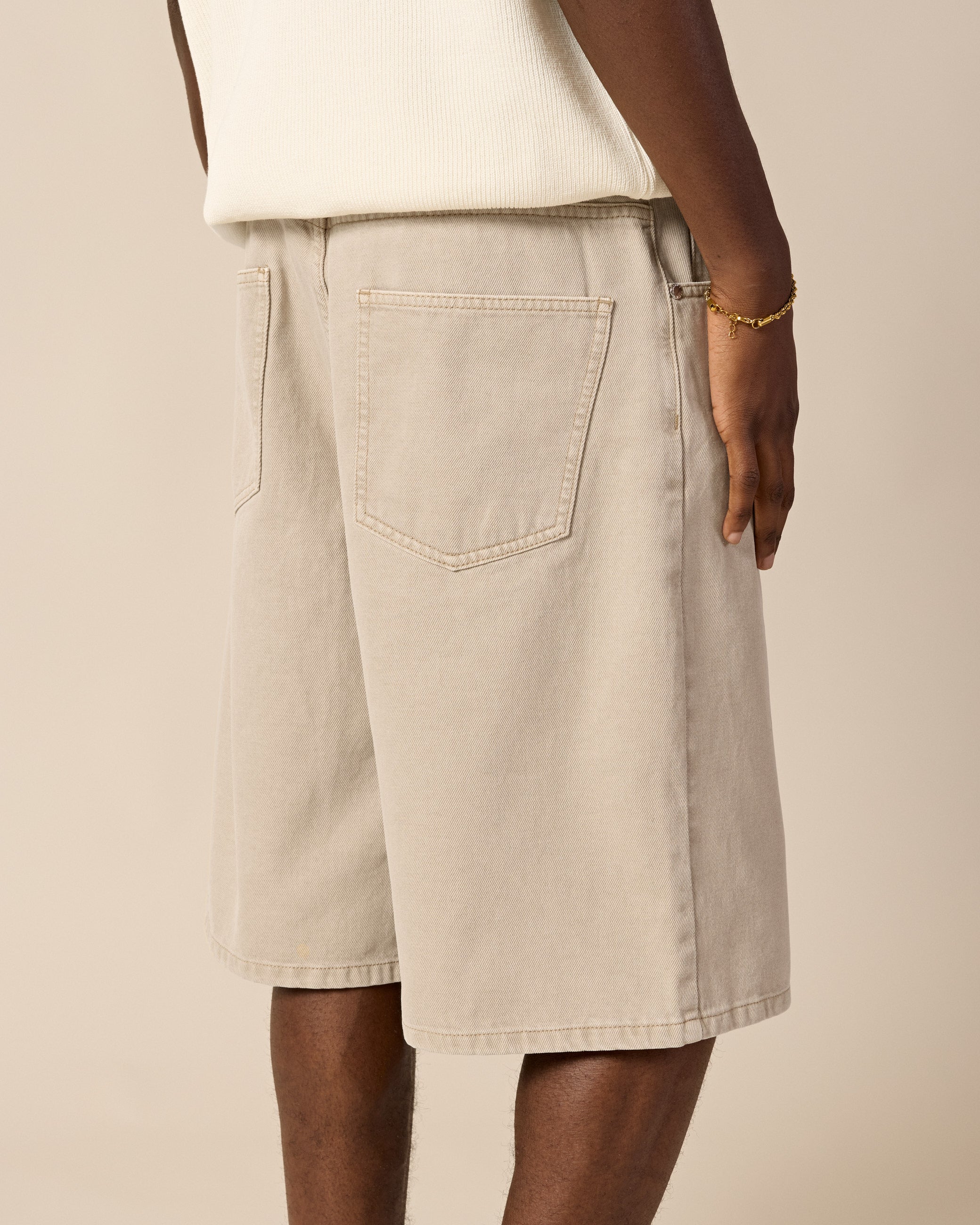 eightyfive-distressed-baggy-jorts-herren-soft-brown-baumwolle image 7
