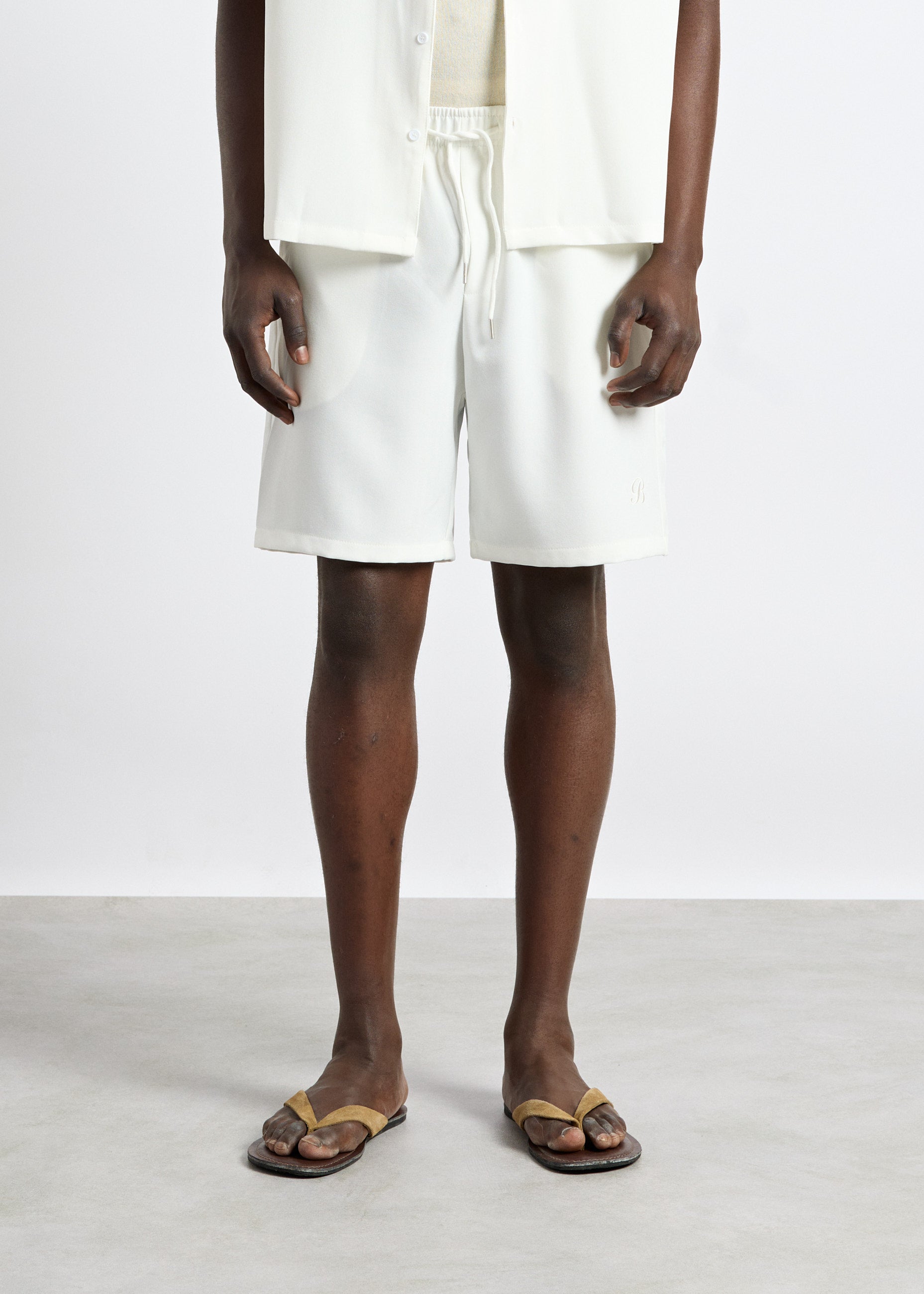 burocs-herringbone-shorts-off-white-regular-fit image 4
