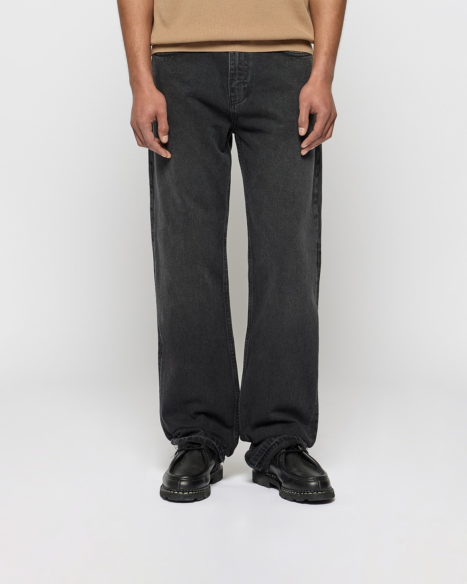 eightyfive-bottoms-85s-366-01-jeans-black-washed-straight-fit image 2