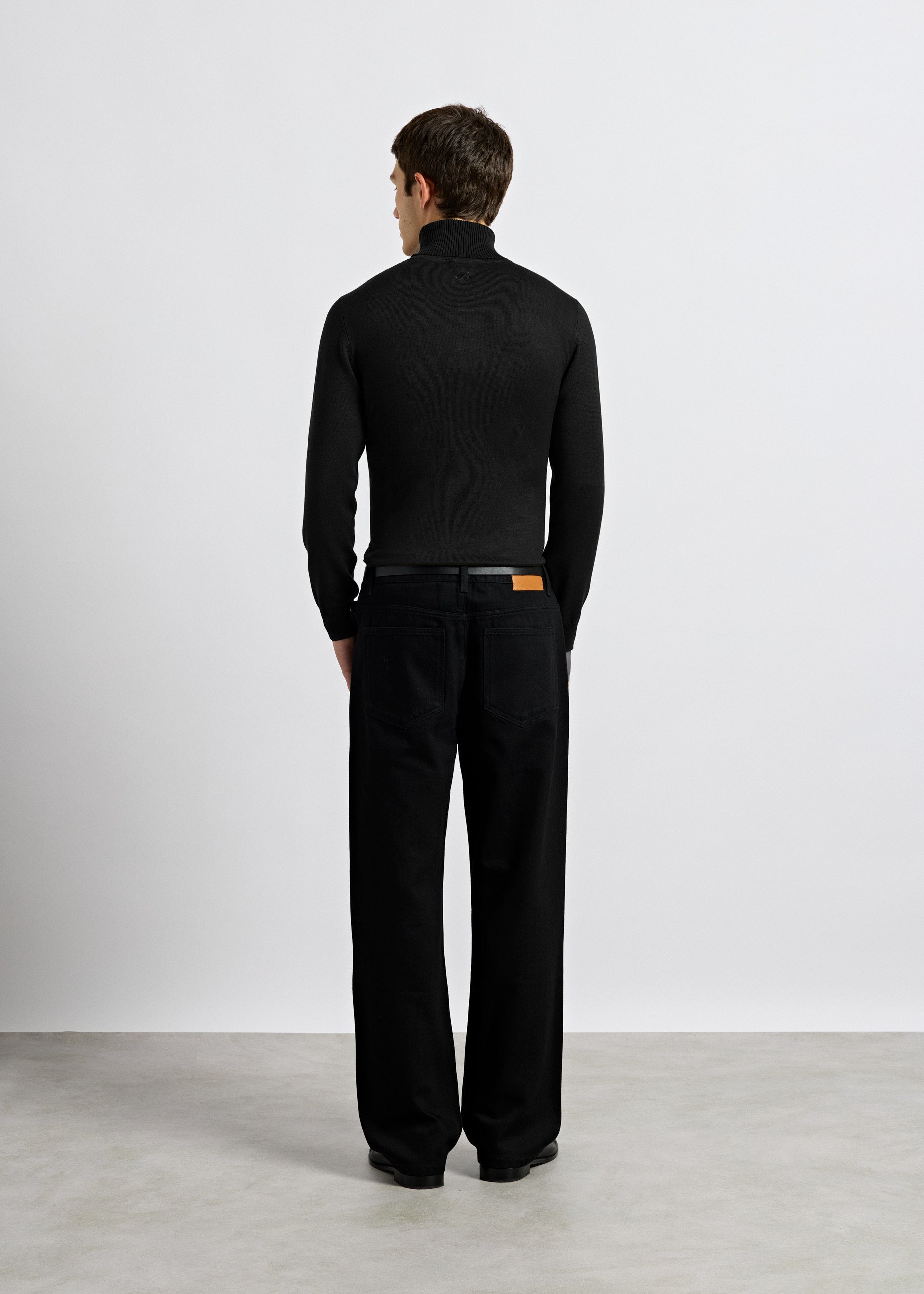 burocs-fine-knit-turtleneck-rollkragenpullover-schwarz image 5