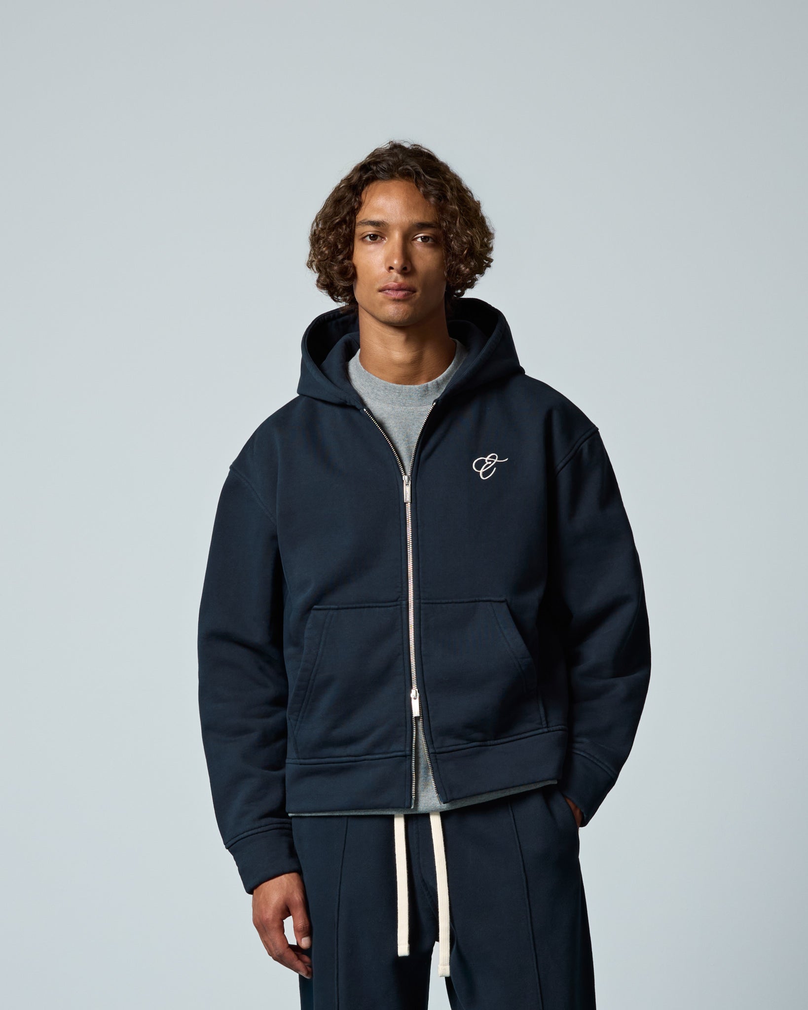 eightyfive-tops-embroidered-zip-hoodie-herren-navy image 3