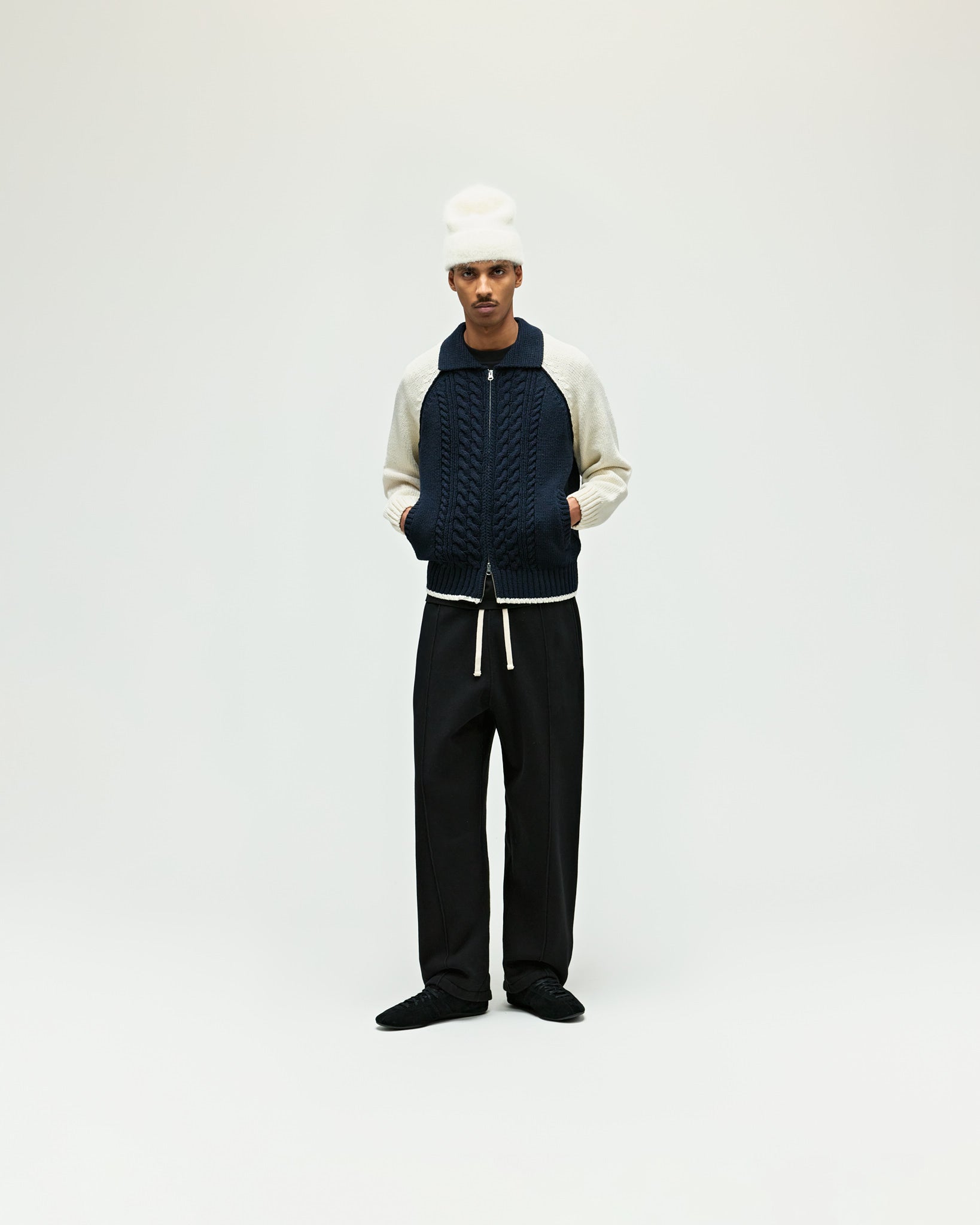 eightyfive-wide-sweatpants-jogginghose-black-wide-fit image 4