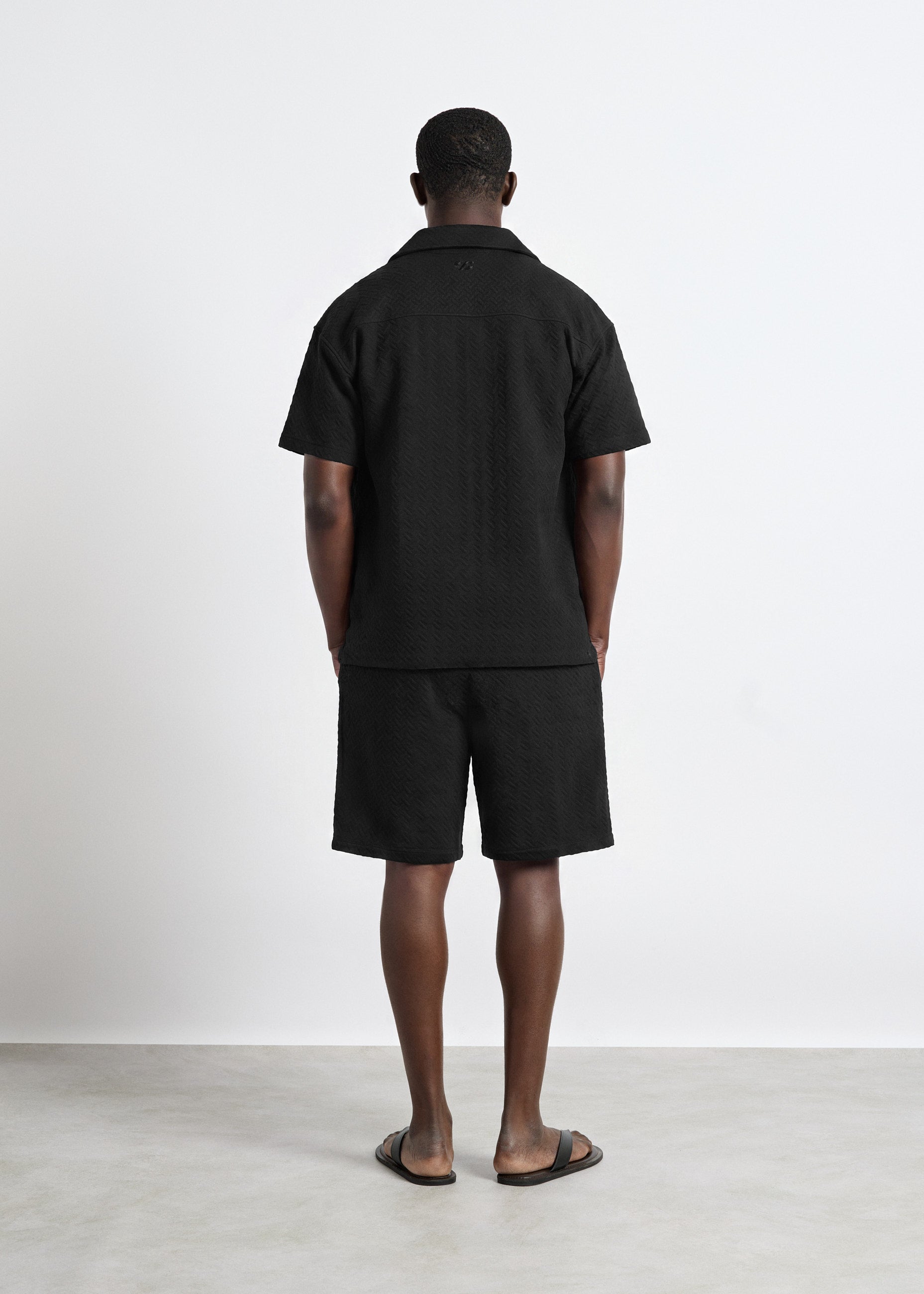 burocs-shorts-structured-shorts-kurze-hose-black-polyester image 6