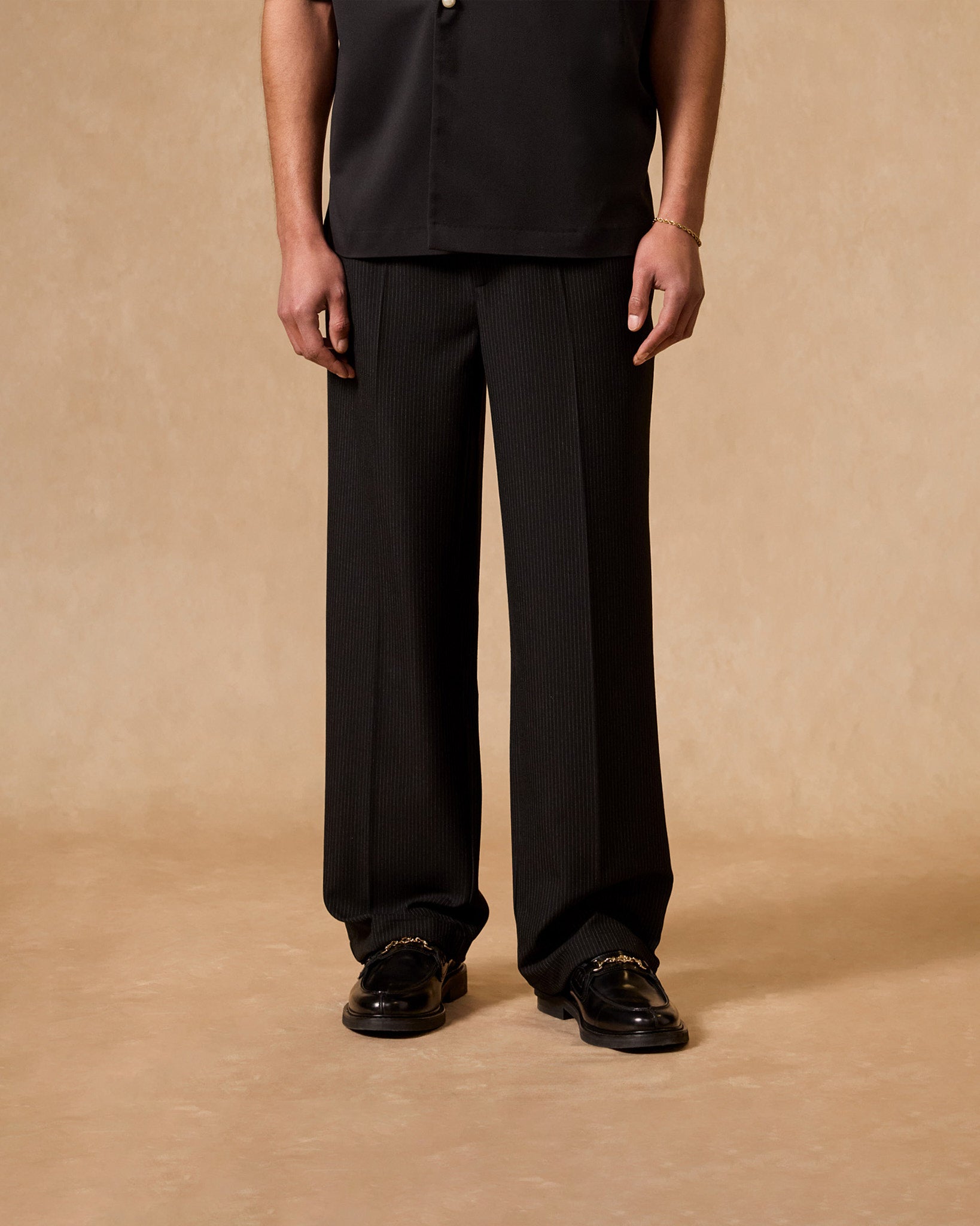 eightyfive-bottoms-pinstriped-regular-tailored-pants-hose-schwarz-nadelstreifen image 3