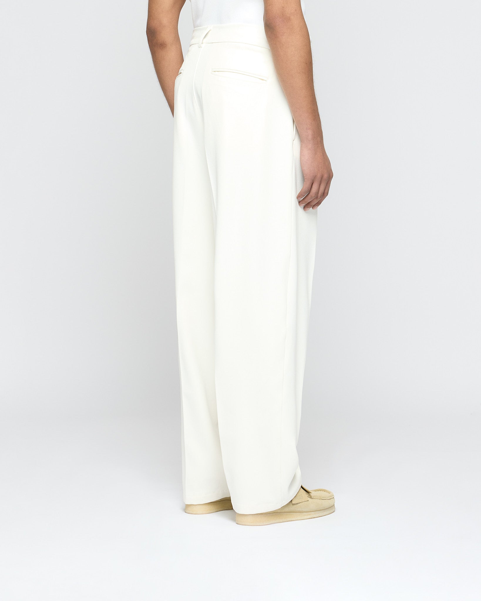 eightyfive-pleated-baggy-tailored-pants-off-white-b-gelfalte image 4