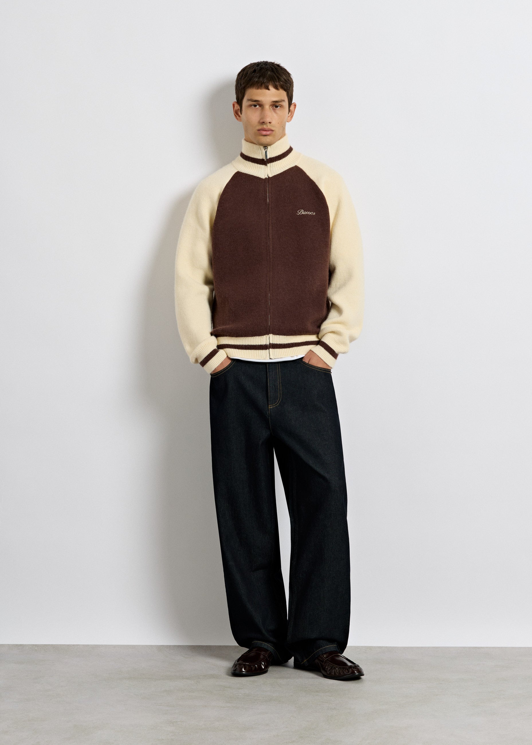 burocs-knitted-zip-jacke-dark-chocolate-oversized image 4