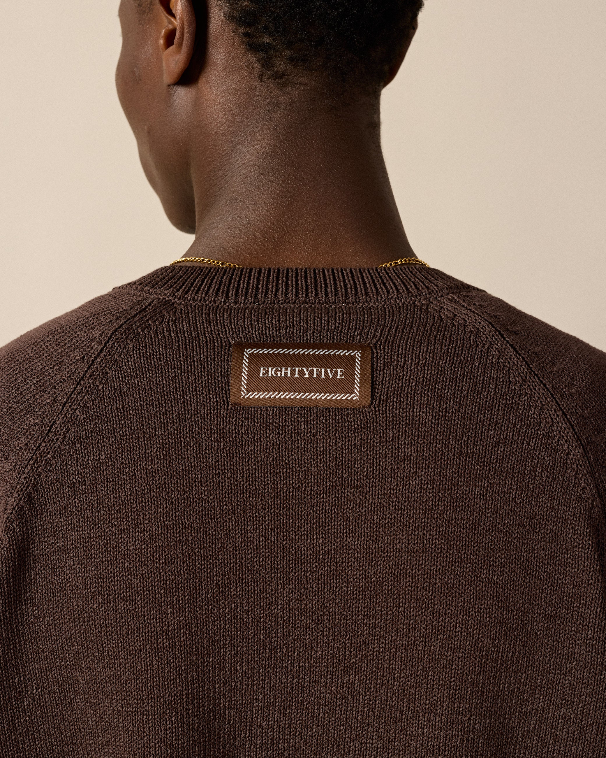 eightyfive-crewneck-cardigan-strickjacke-braun-baumwolle image 7