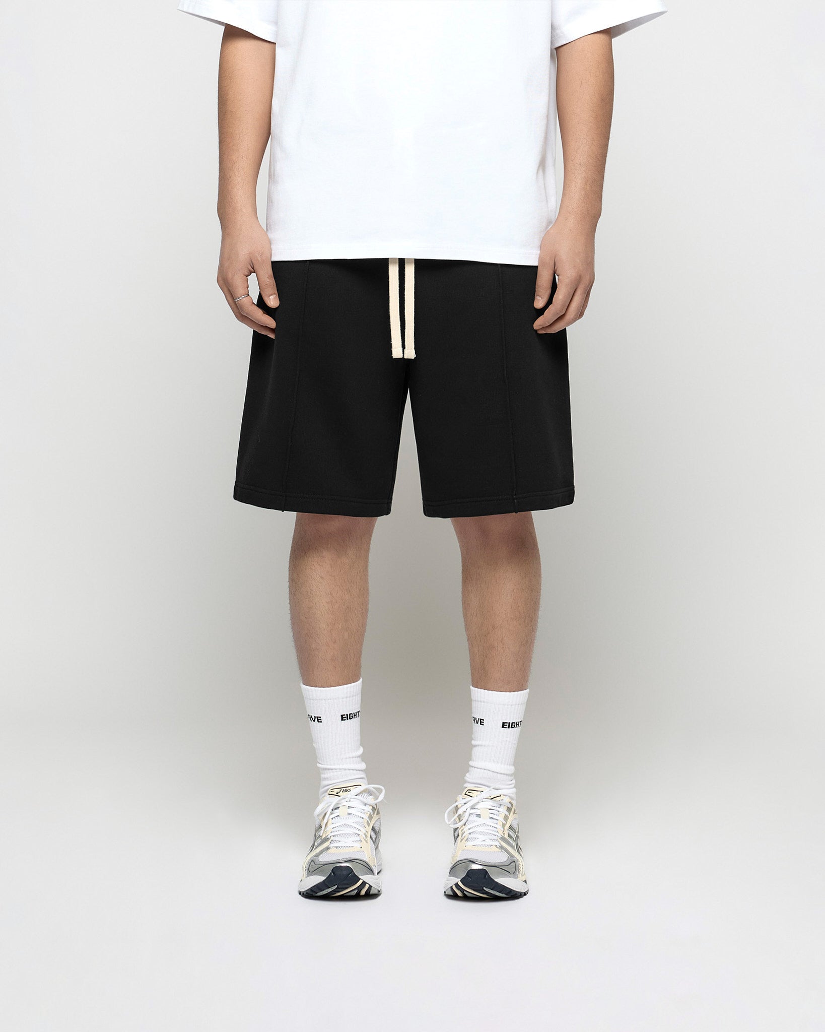 eightyfive-bottoms-pleated-sweatshorts-shorts-black image 2