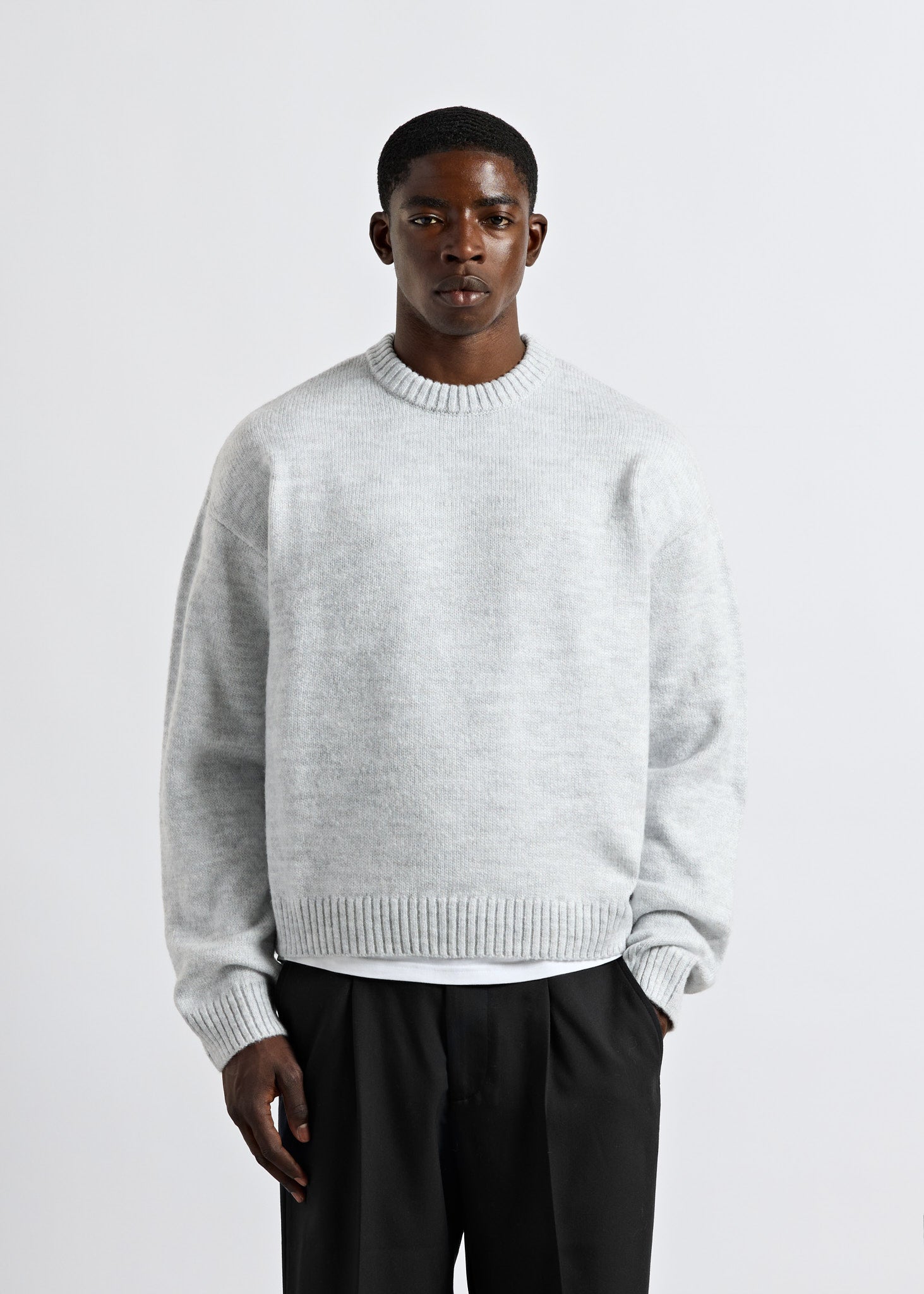 burocs-knit-crewneck-sweater-pullover-hellgrau-oversized image 3