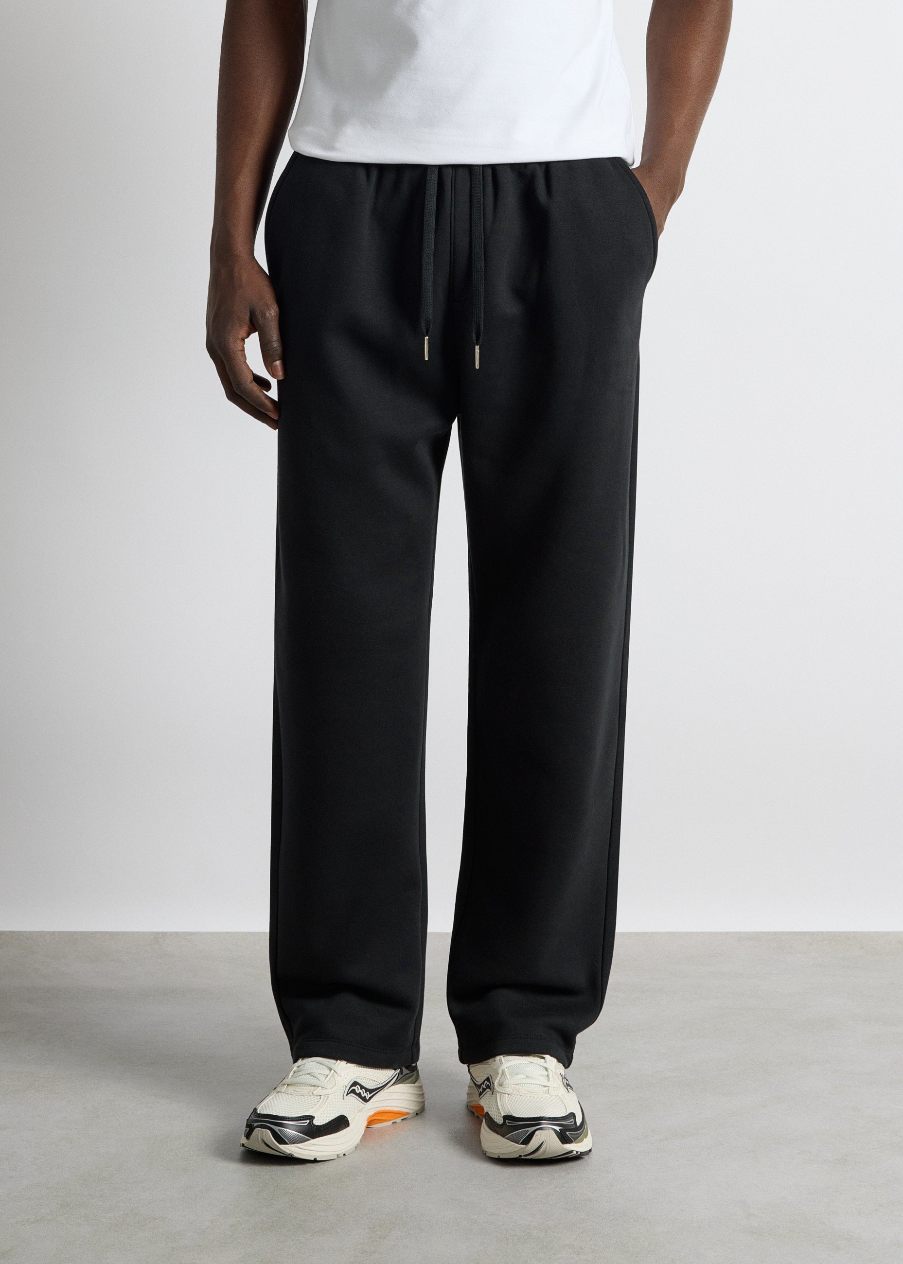 burocs-basic-sweatpants-schwarz-straight-fit image 4