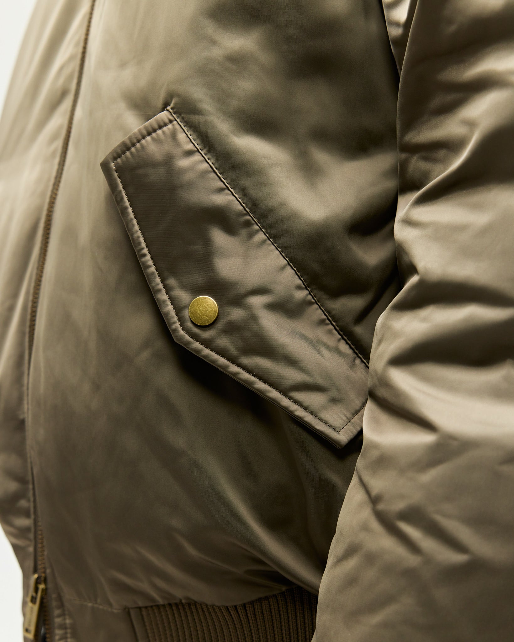 eightyfive-satin-bomber-jacket-olive-herren-regular-fit image 8