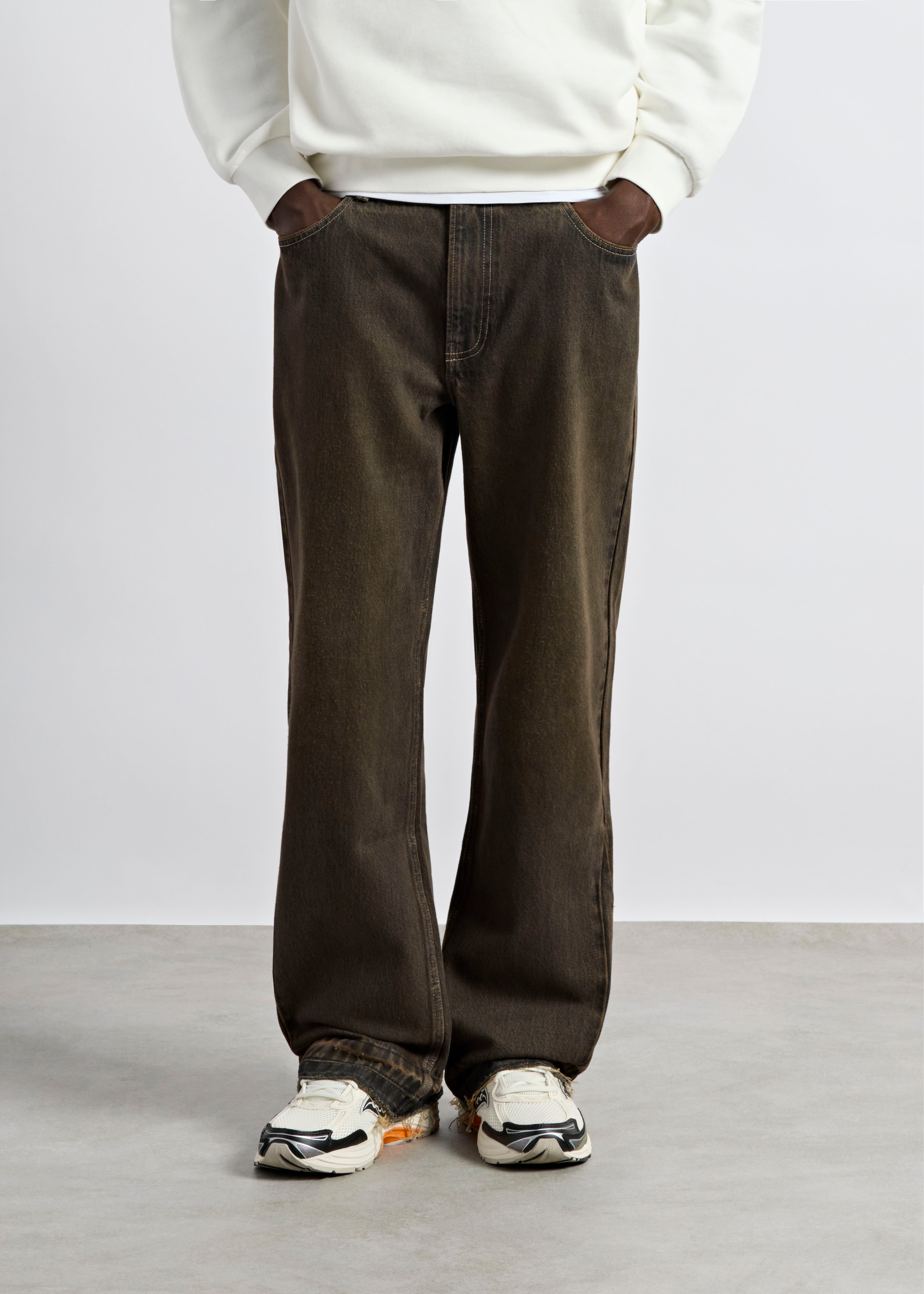 burocs-tony-flared-open-hem-jeans-mud-grey image 3