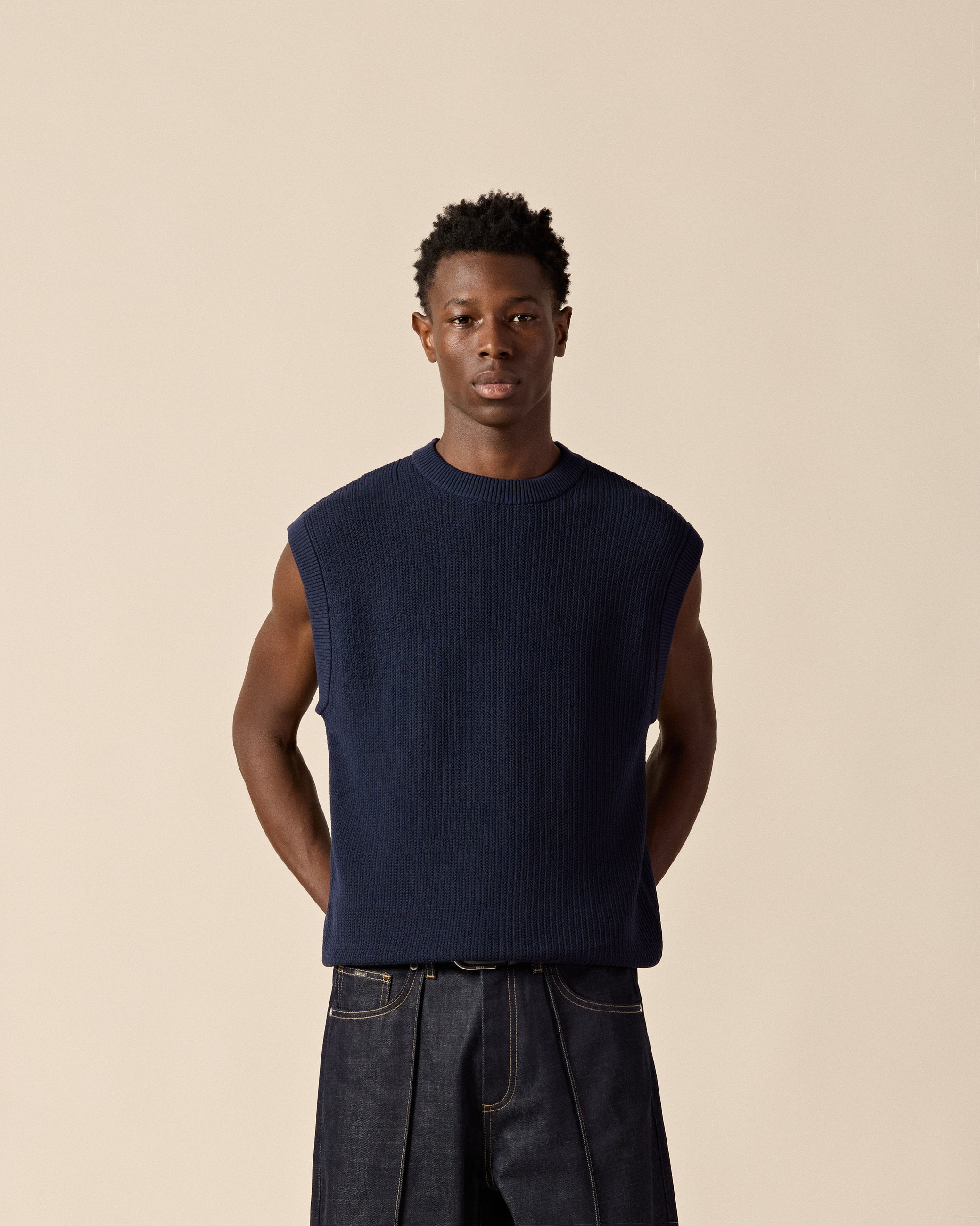 eightyfive-knit-tanktop-navy-oversized-fit image 3
