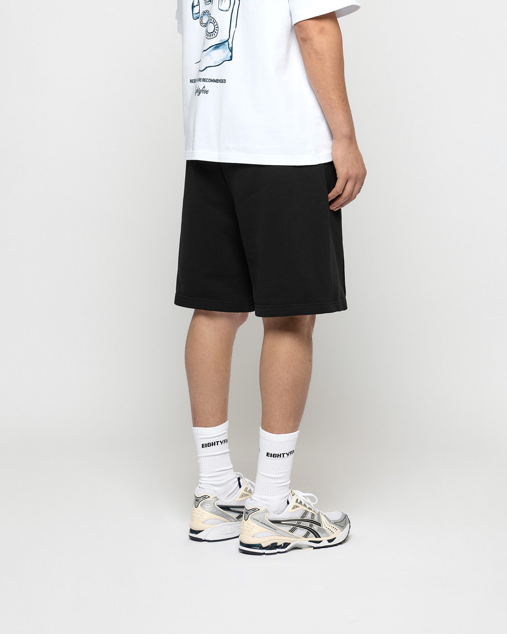 eightyfive-bottoms-pleated-sweatshorts-shorts-black image 4