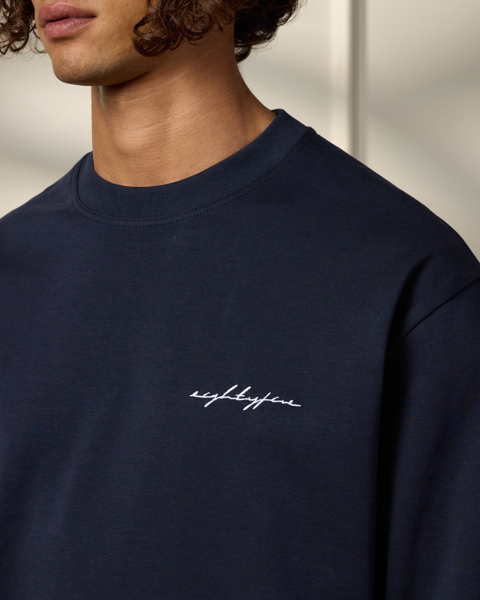 eightyfive-embroidered-longsleeve-navy-100-baumwolle image 6