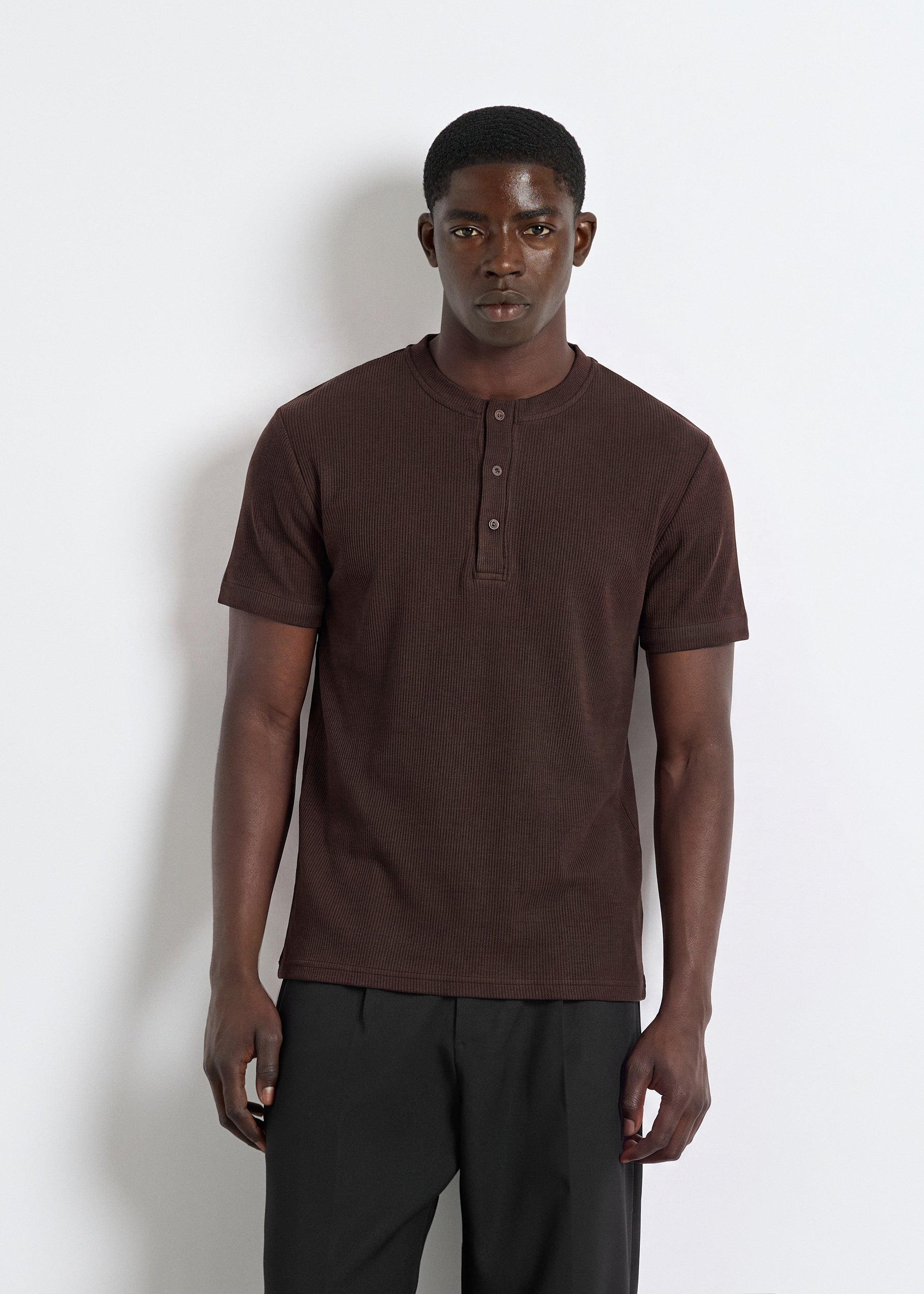 burocs-rib-henley-t-shirt-herren-braun-slim-fit image 4