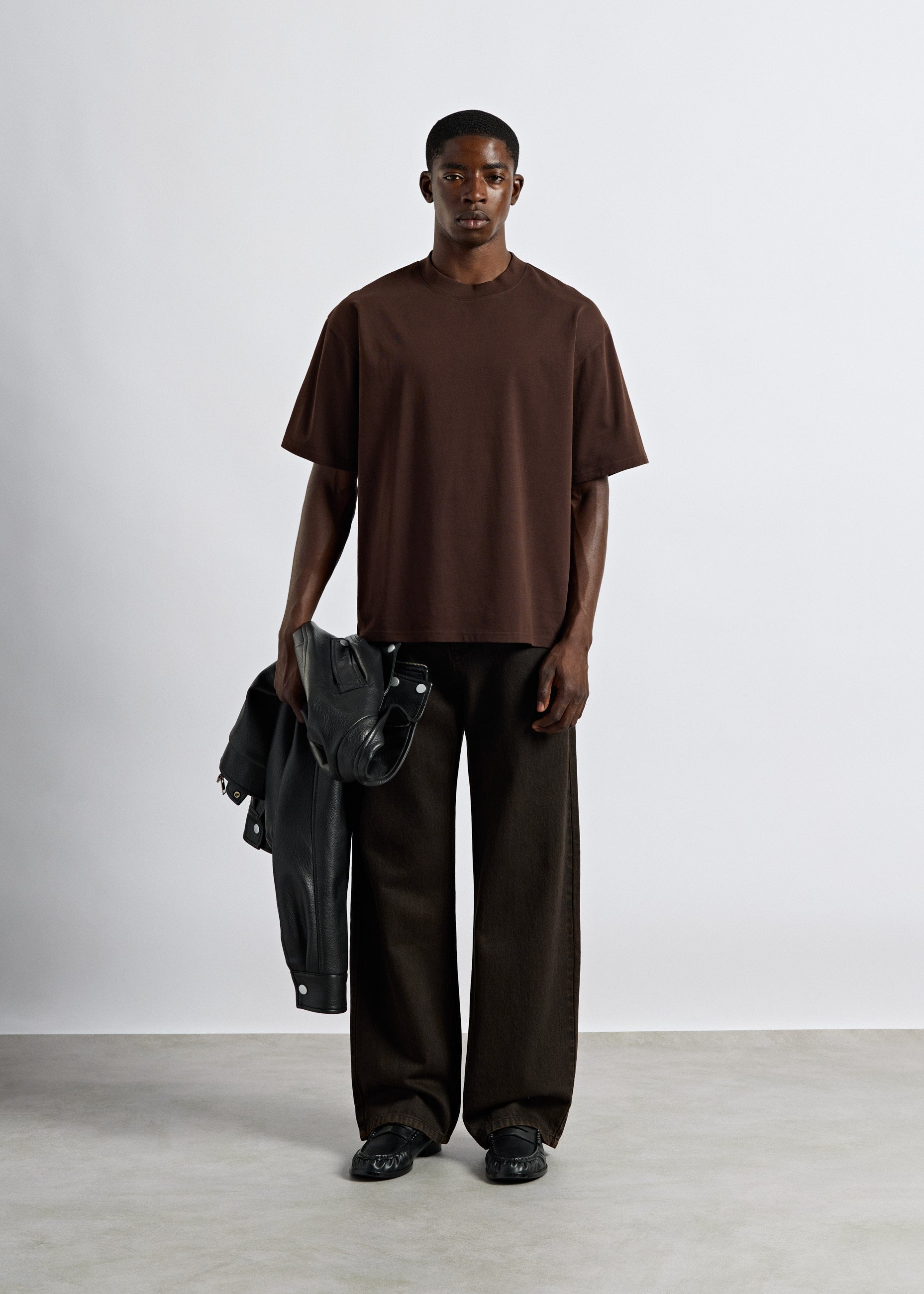 burocs-t-shirts-oversize-t-shirt-dark-chocolate-stickerei image 4
