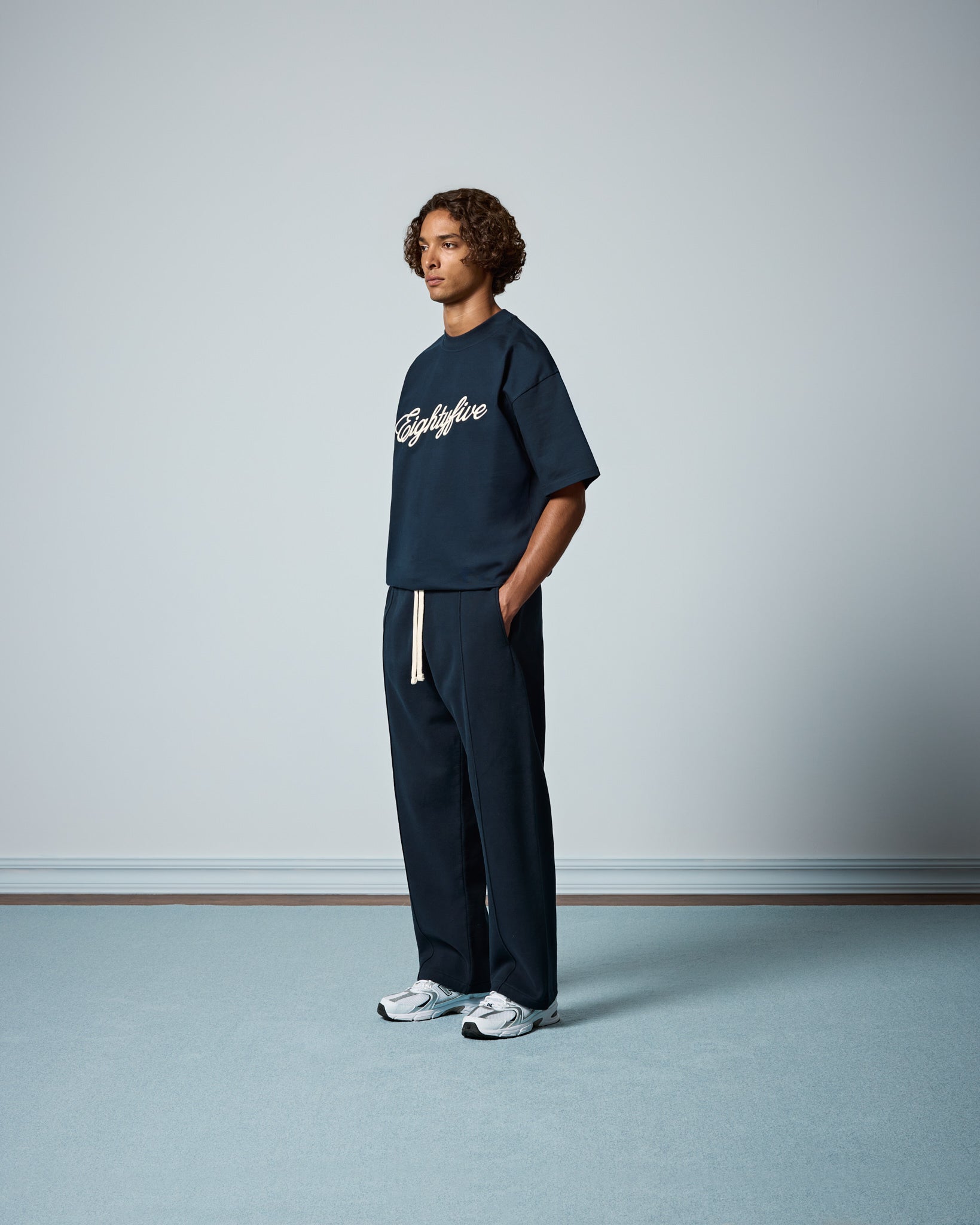 eightyfive-heavy-embroidered-t-shirt-navy-oversized image 5