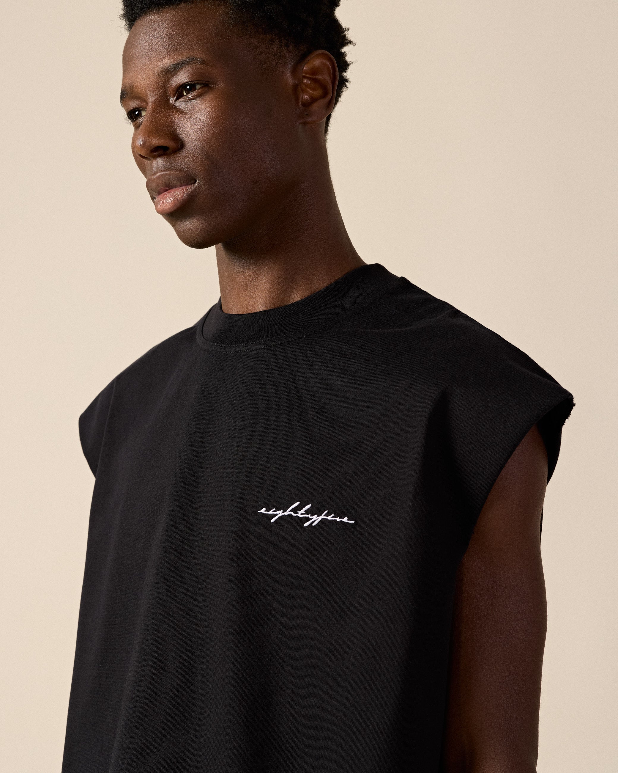 eightyfive-loose-tanktop-muskelshirt-black-baumwolle image 6