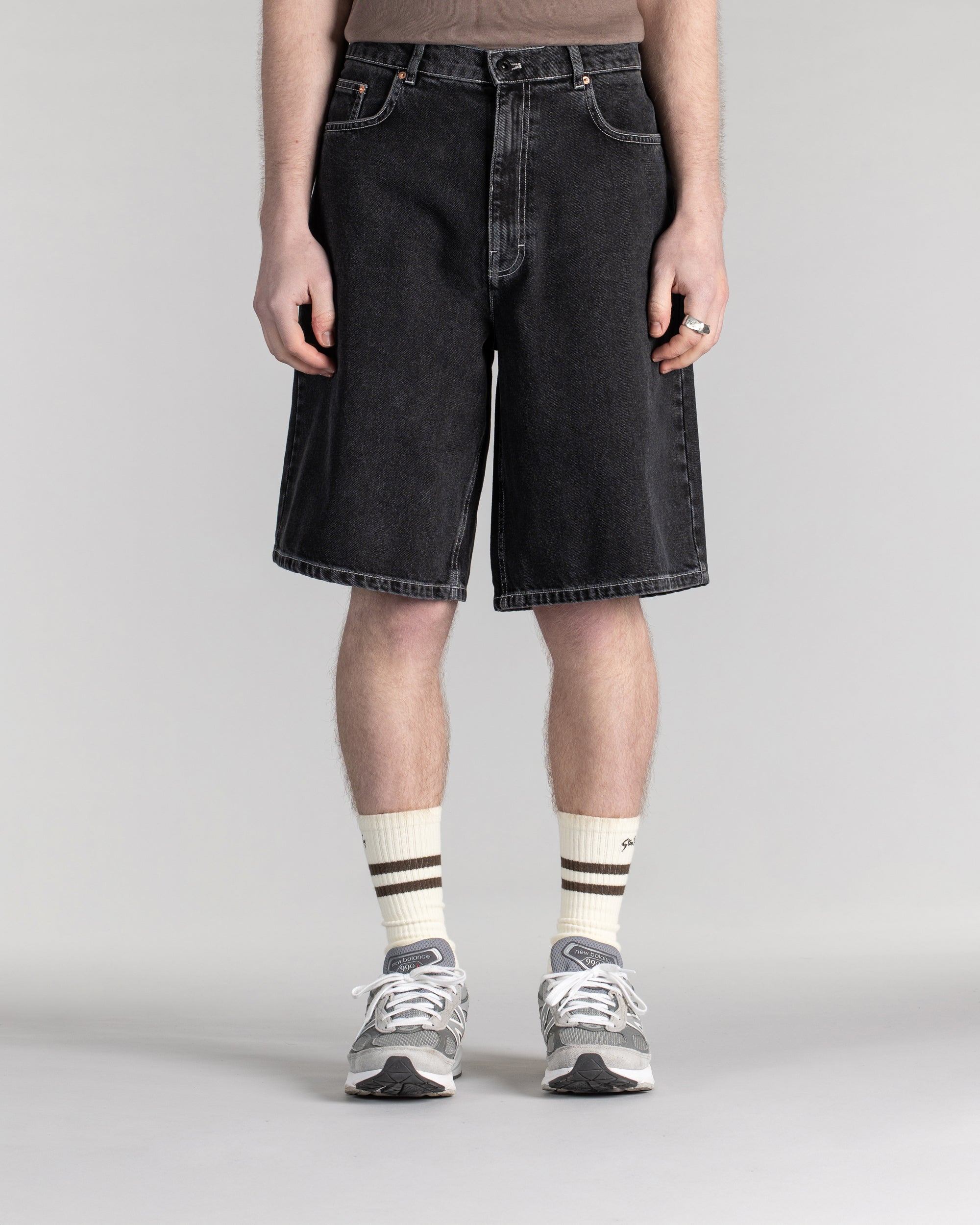 stan-ray-wide-5-short-jeansshorts-washed-black-denim image 2