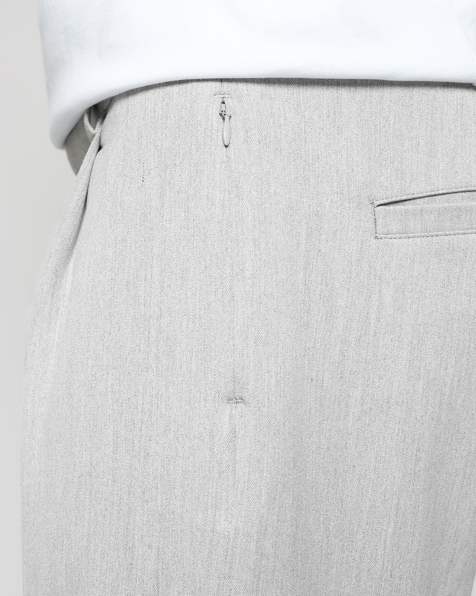 eightyfive-pleated-tailored-shorts-platinum-grey image 7