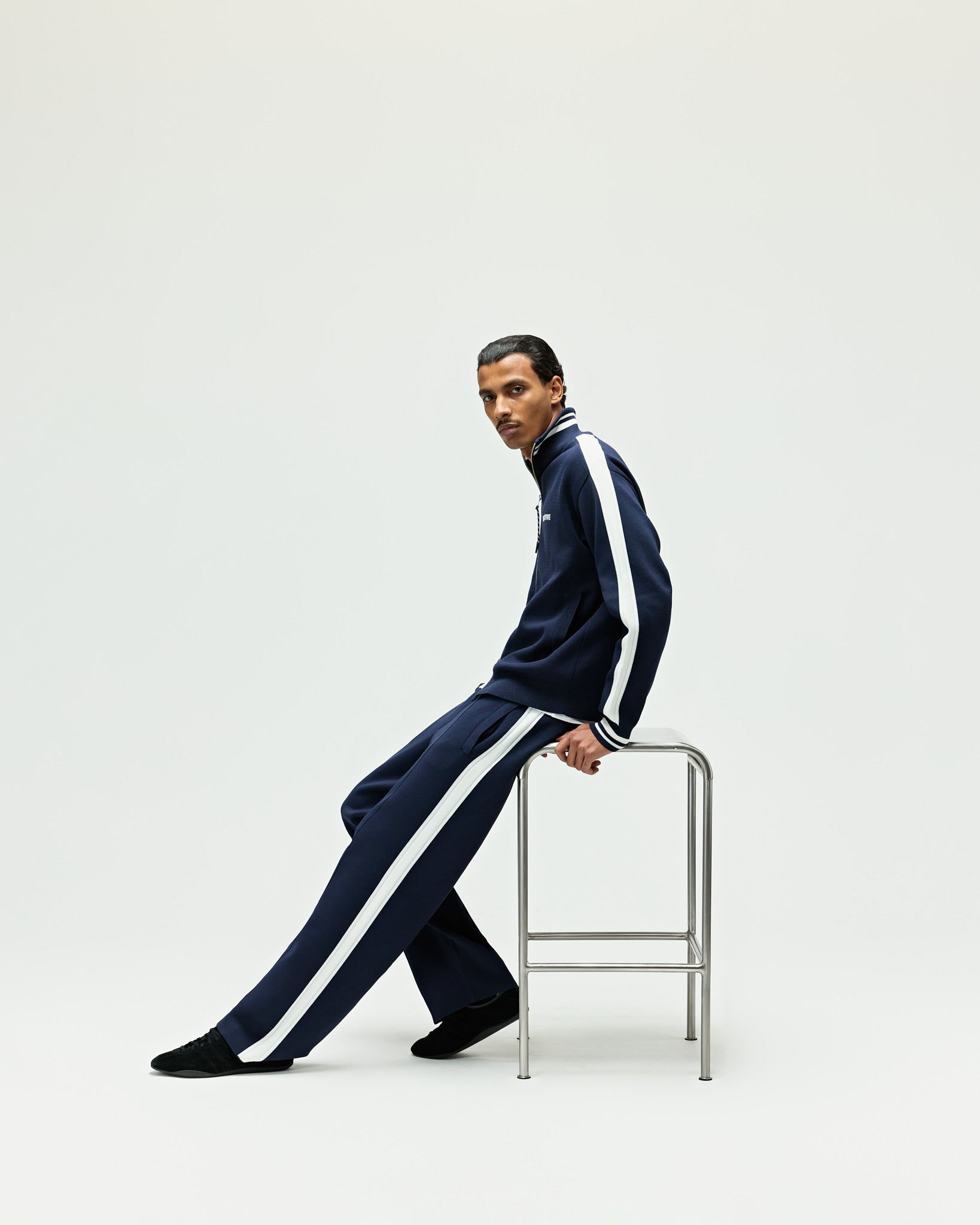 eightyfive-knit-trackjacket-jacke-navy-stehkragen image 7
