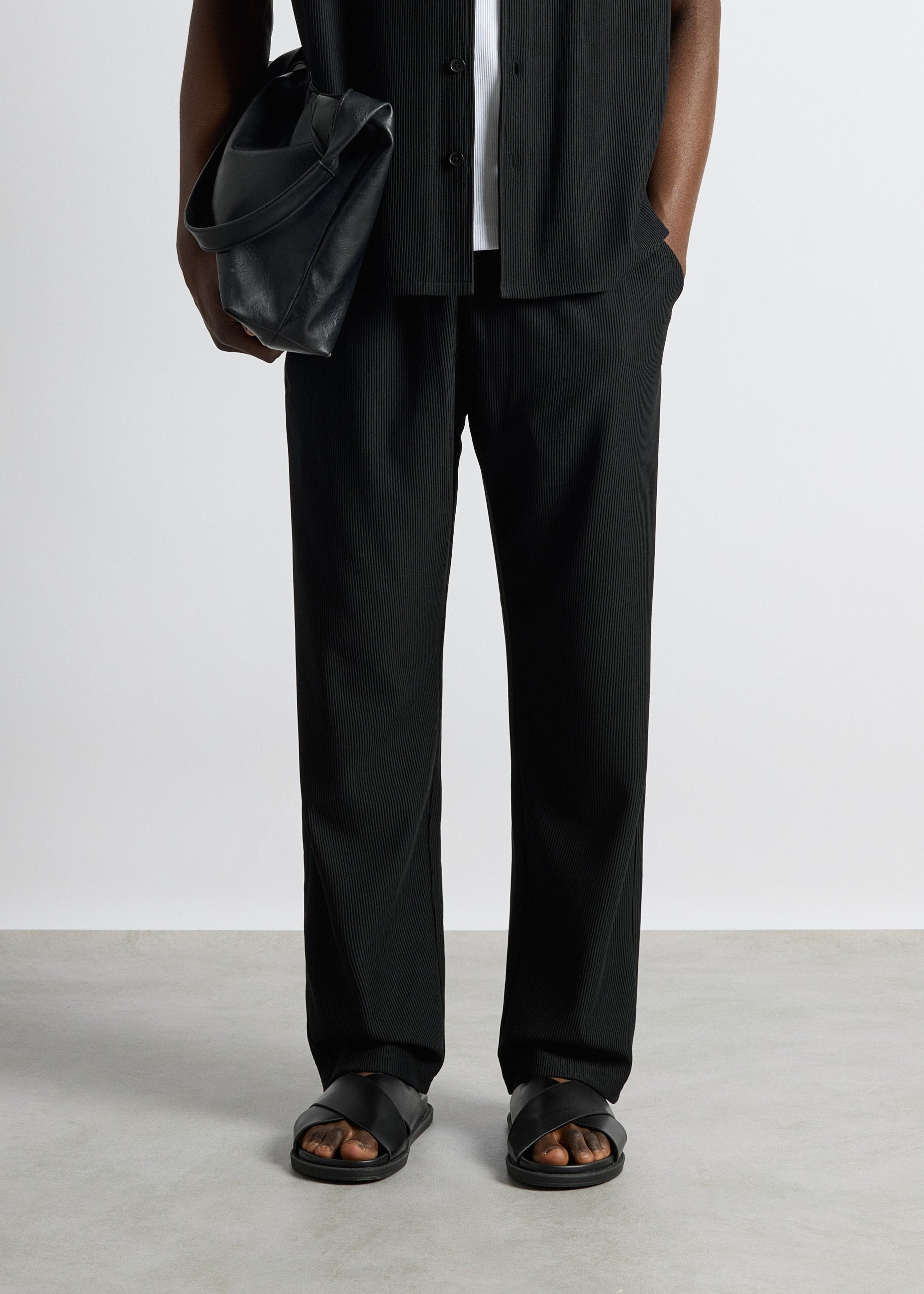 burocs-pants-plissee-pants-hose-schwarz-regular-fit image 4