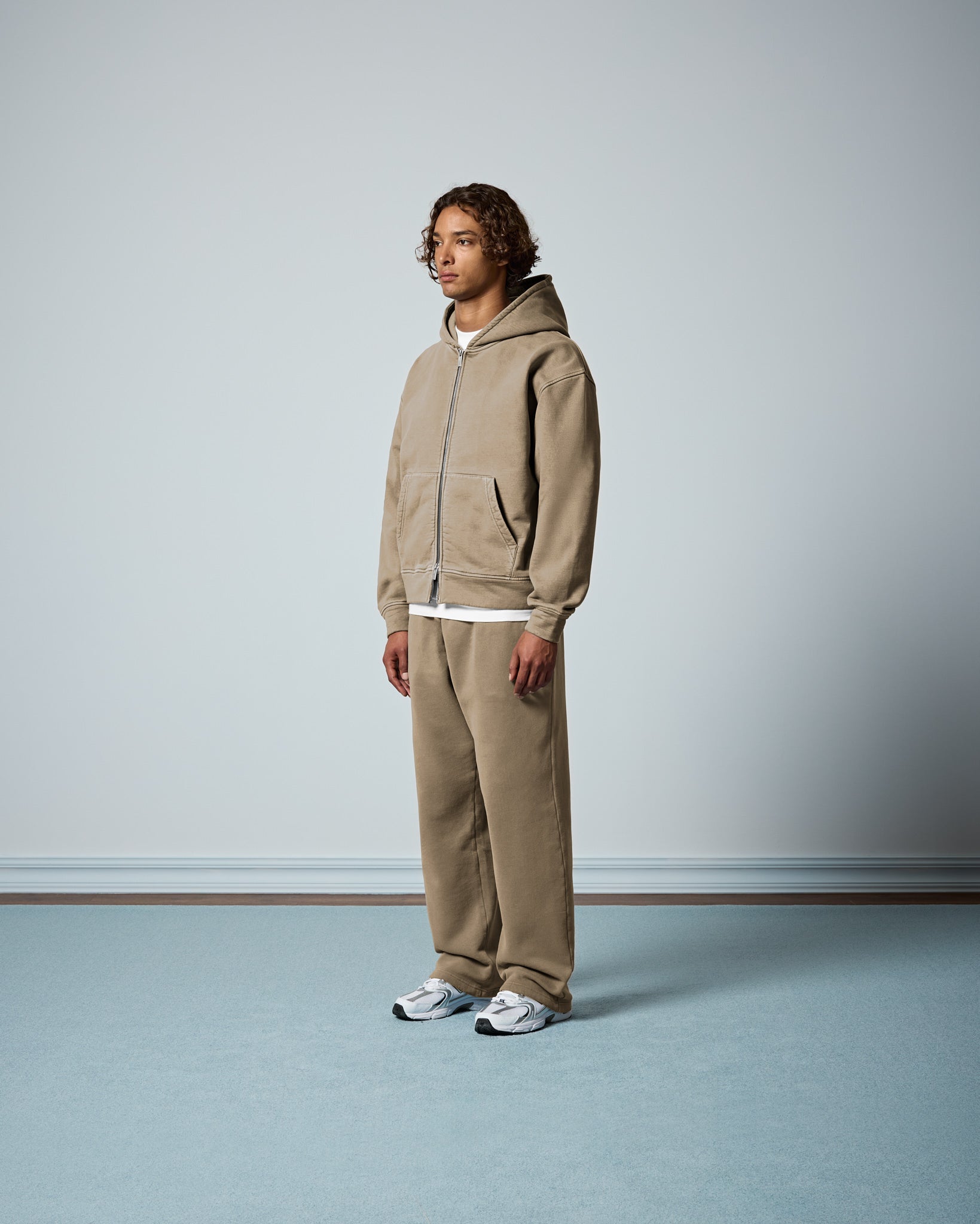 eightyfive-tops-signature-heavy-zip-hoodie-washed-taupe-490gsm image 5