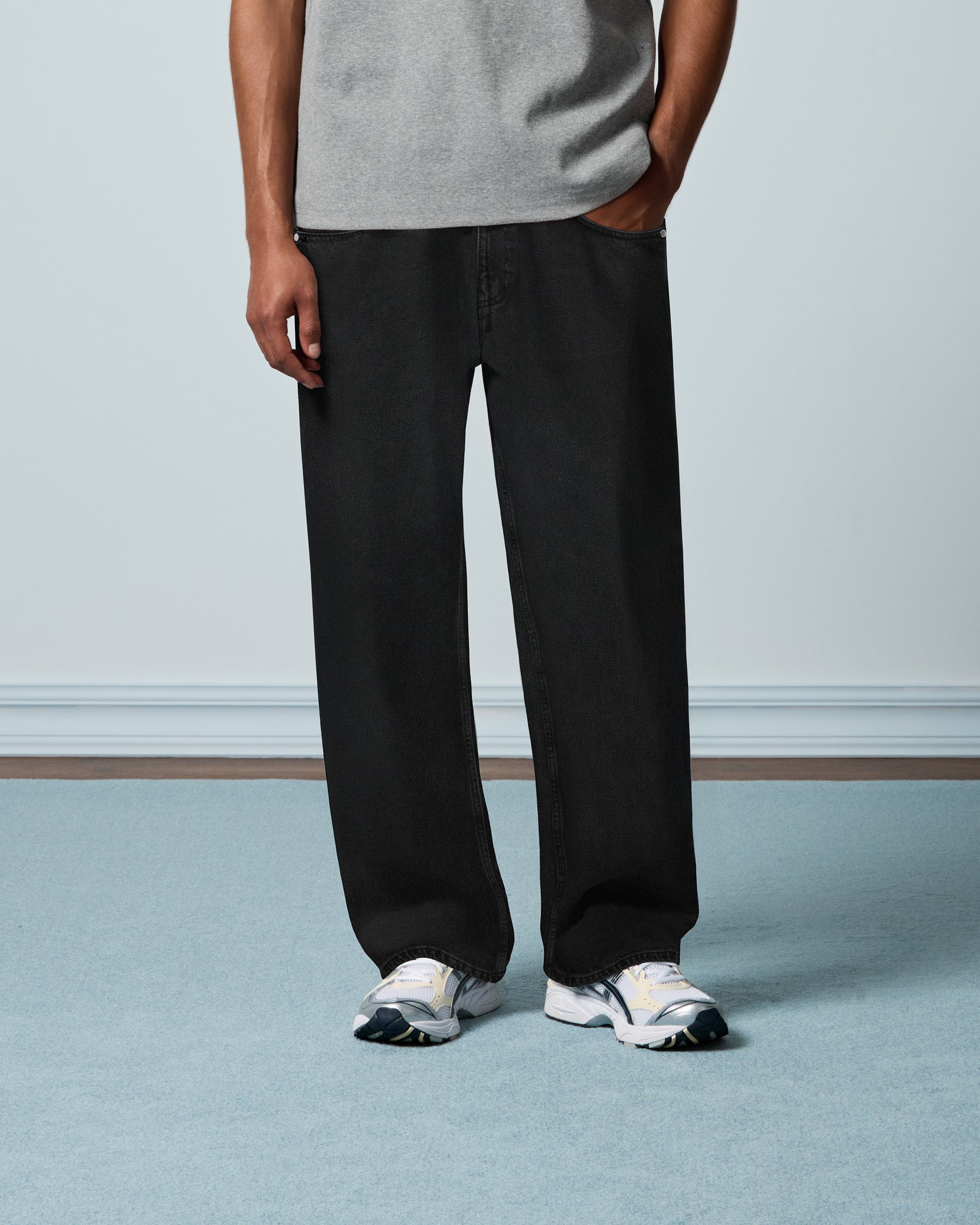 eightyfive-bottoms-relaxed-denim-black-washed-jeans-baumwolle image 3