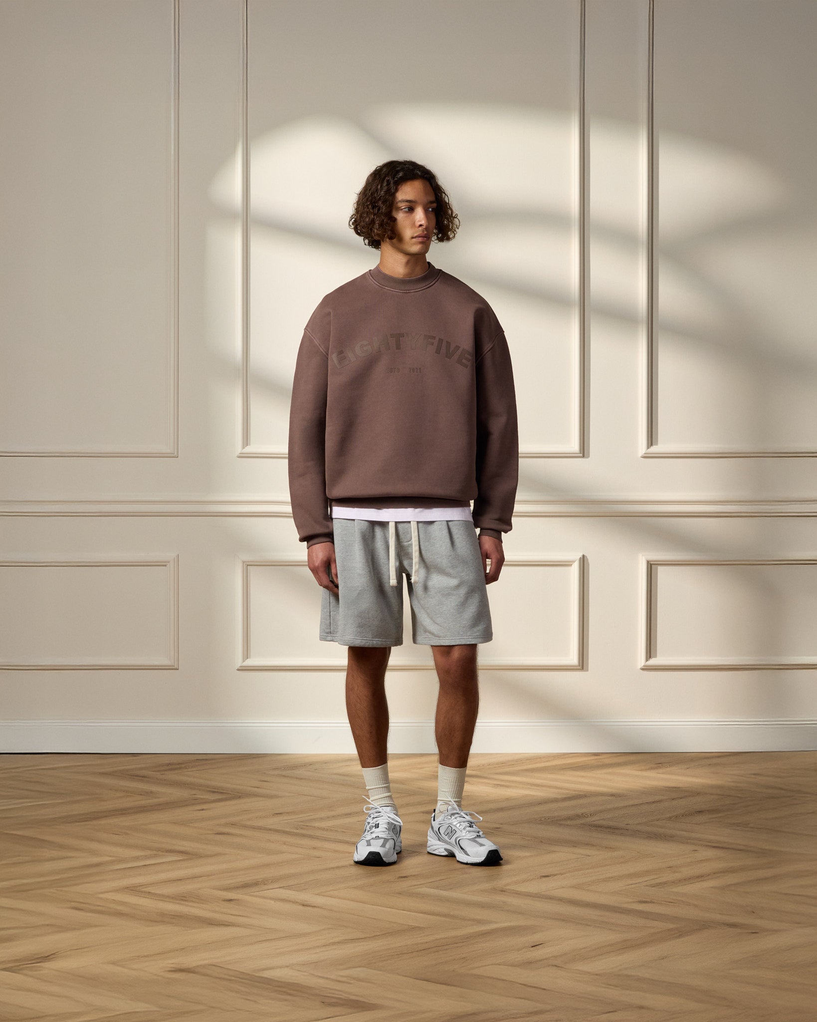 eightyfive-90s-sports-sweater-herren-brown-490gsm-baumwolle image 5