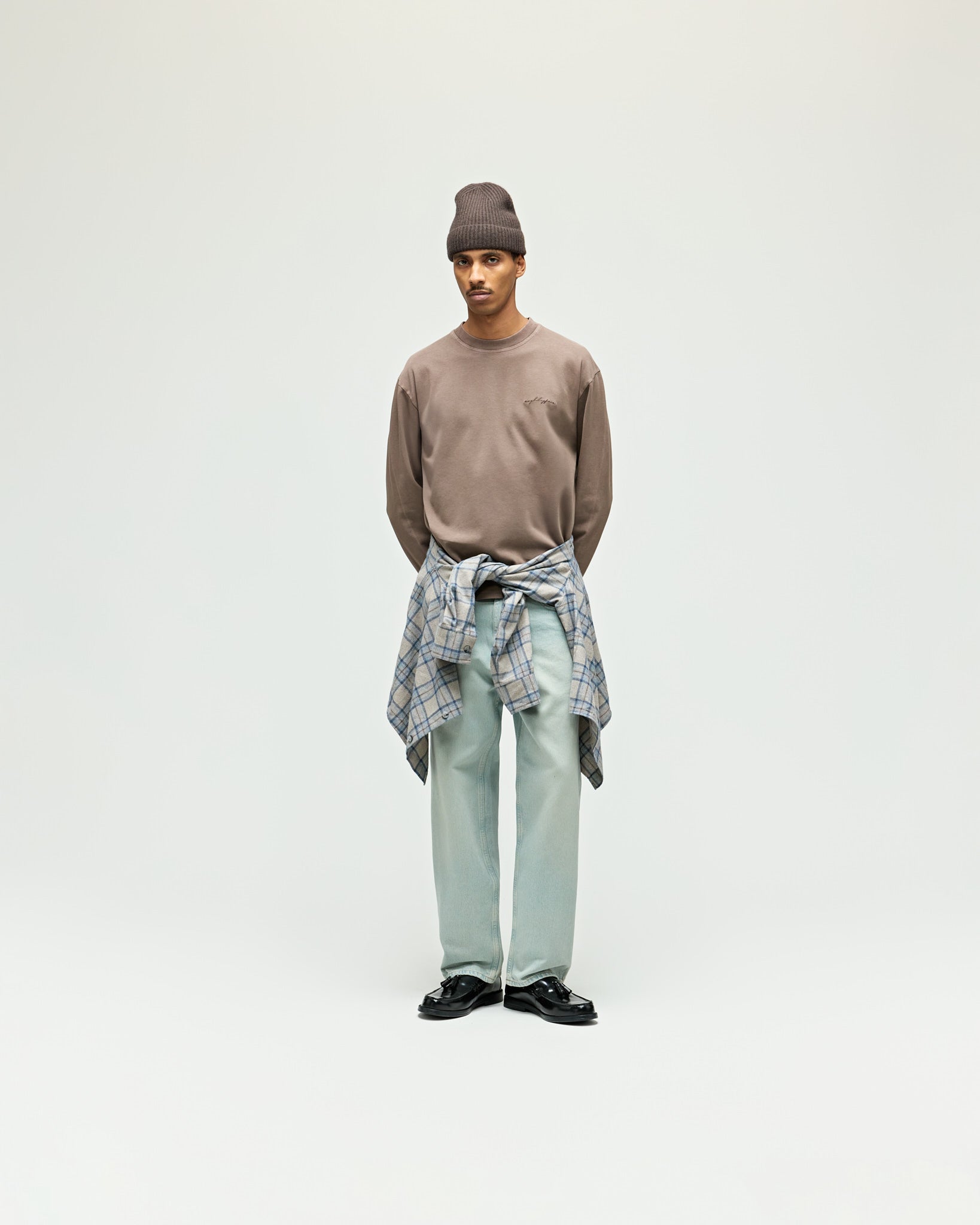 eightyfive-embroidered-longsleeve-shirt-braun-relaxed-fit image 4