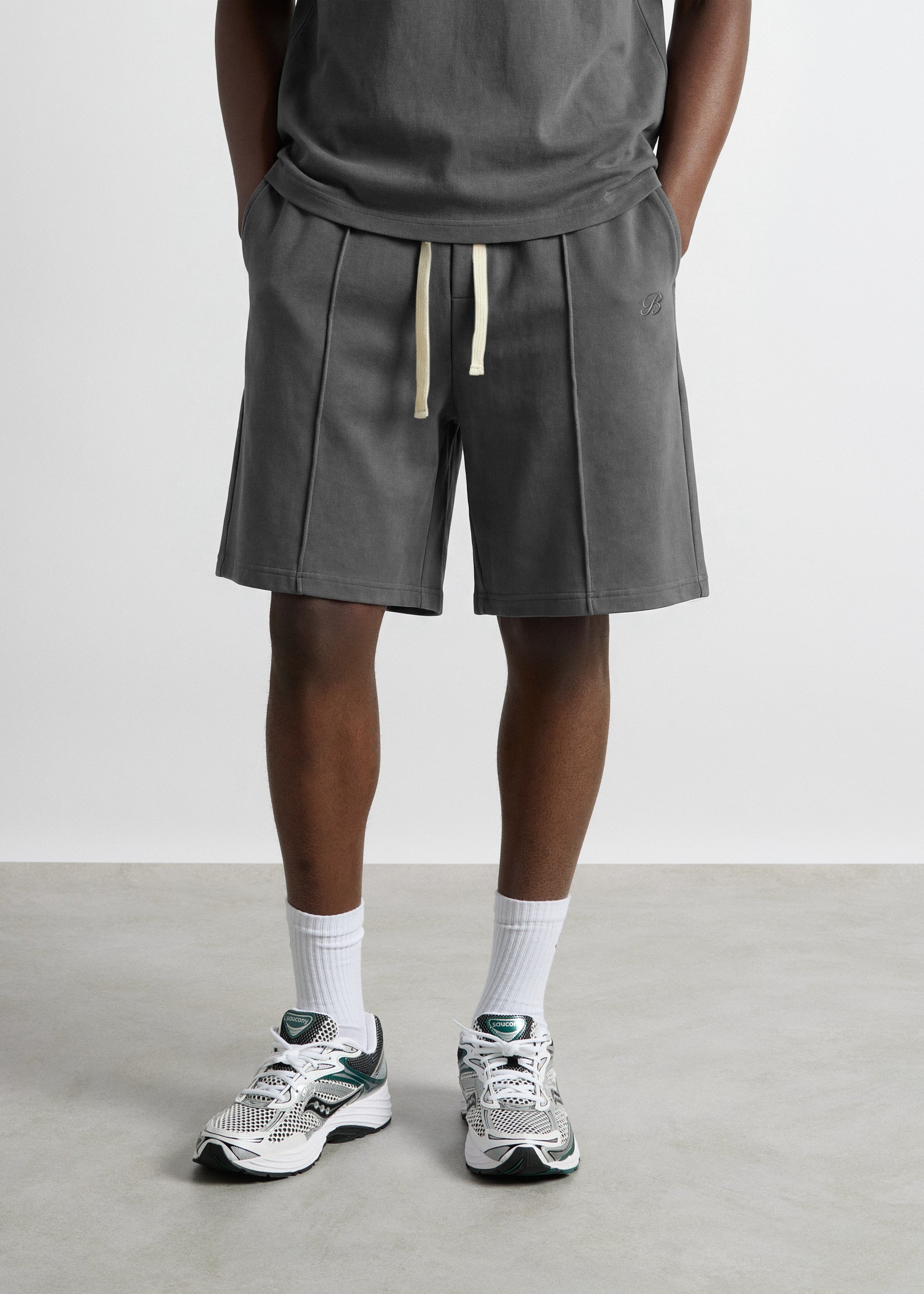 burocs-sweatshorts-with-seam-grau-baumwolle-relaxed image 4